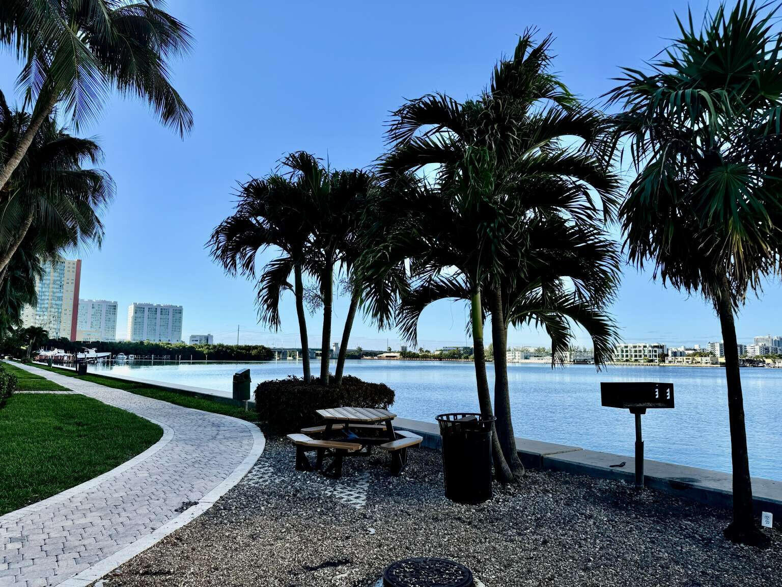 image Porto Bellagio Condo16
