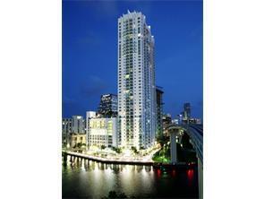 image Brickell on the River North11