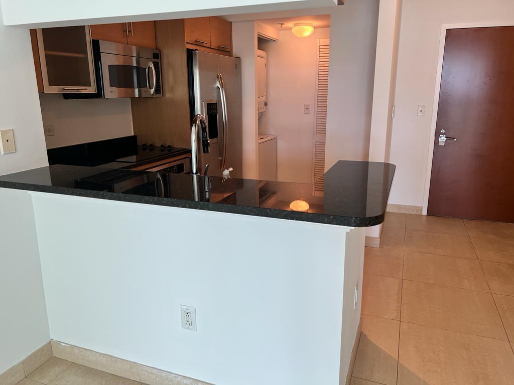 image Brickell on the River North4