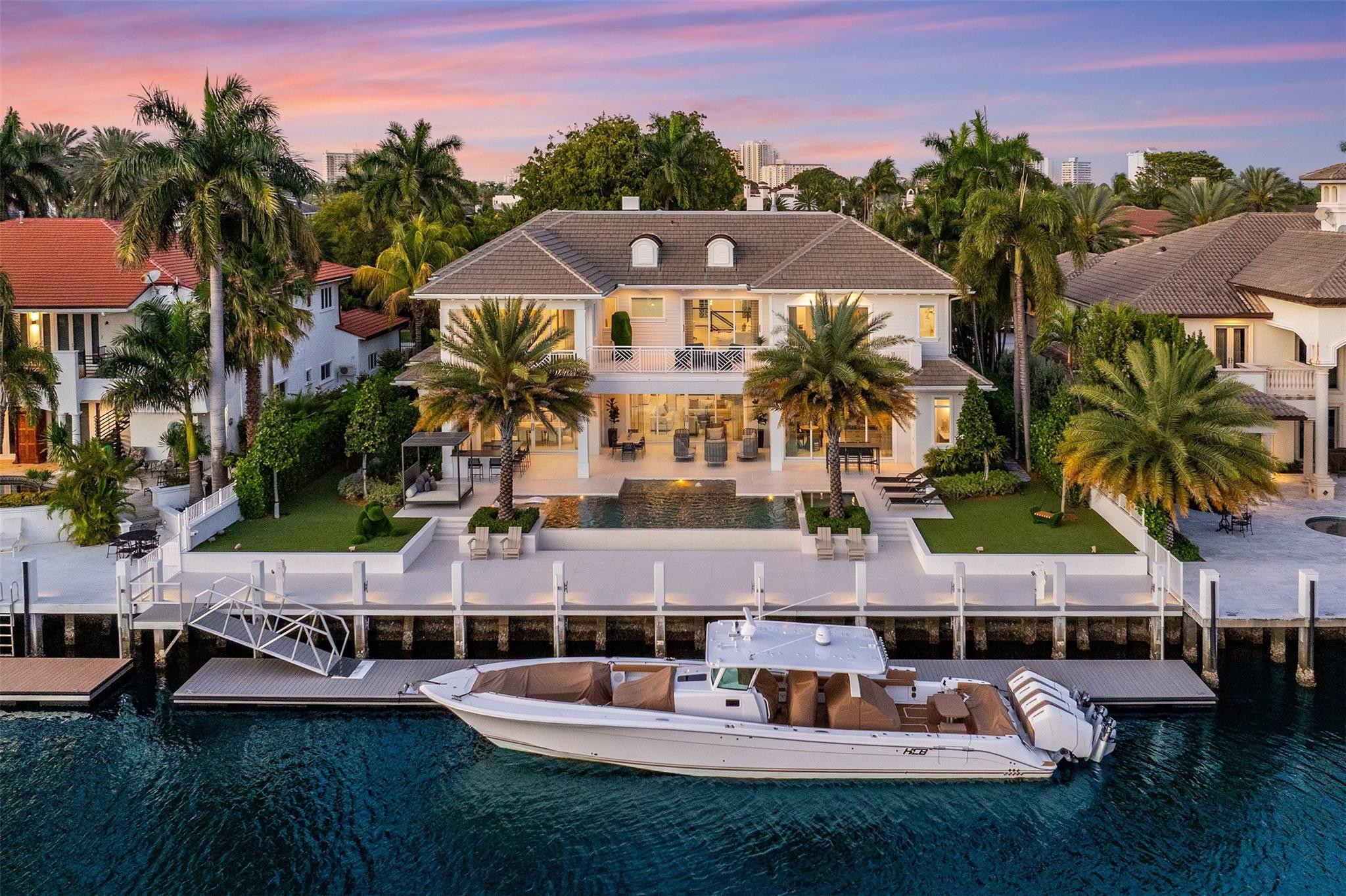 2520 Del Lago Dr