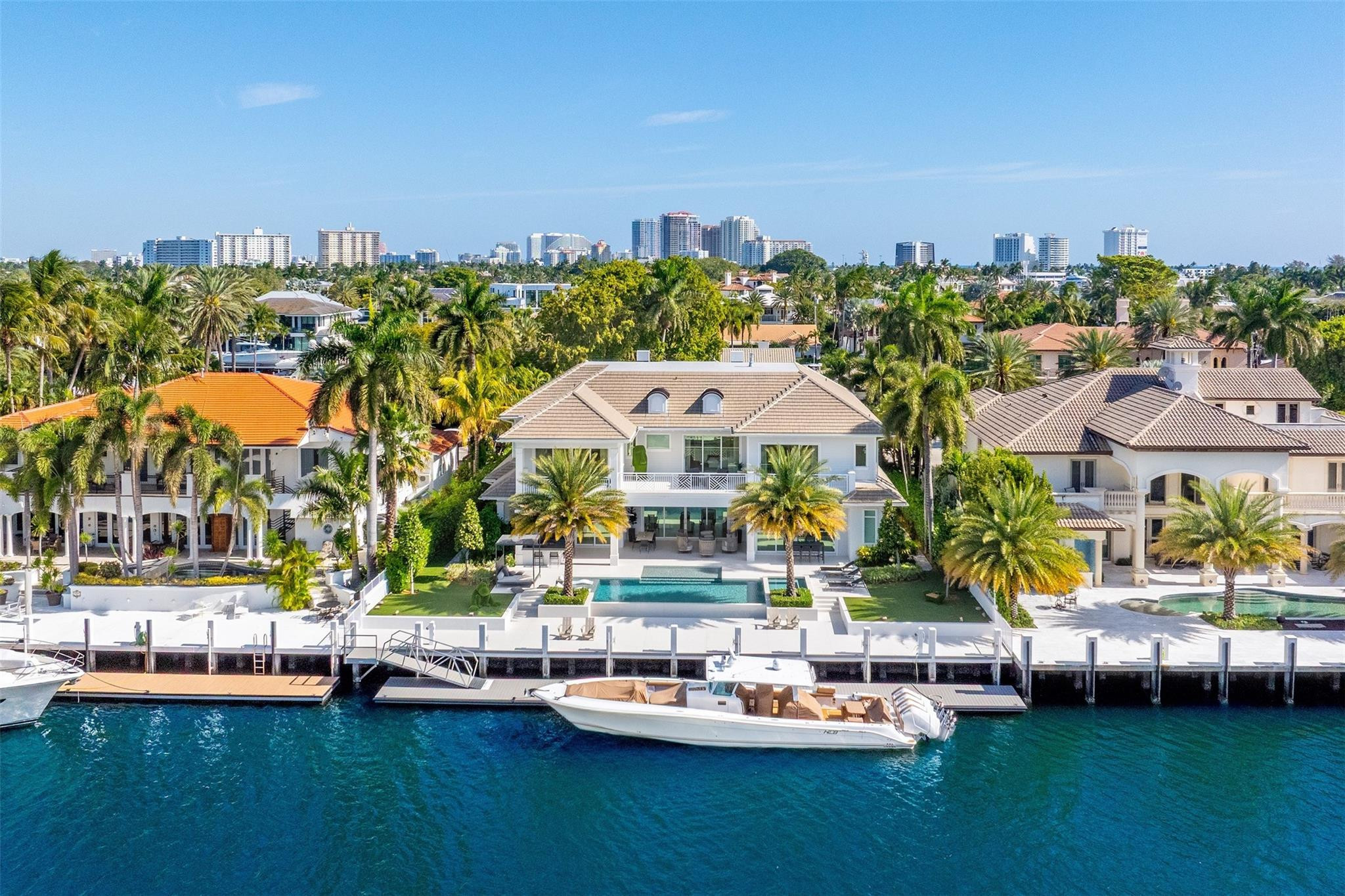 2520 Del Lago Dr Fort Lauderdale, FL 33316