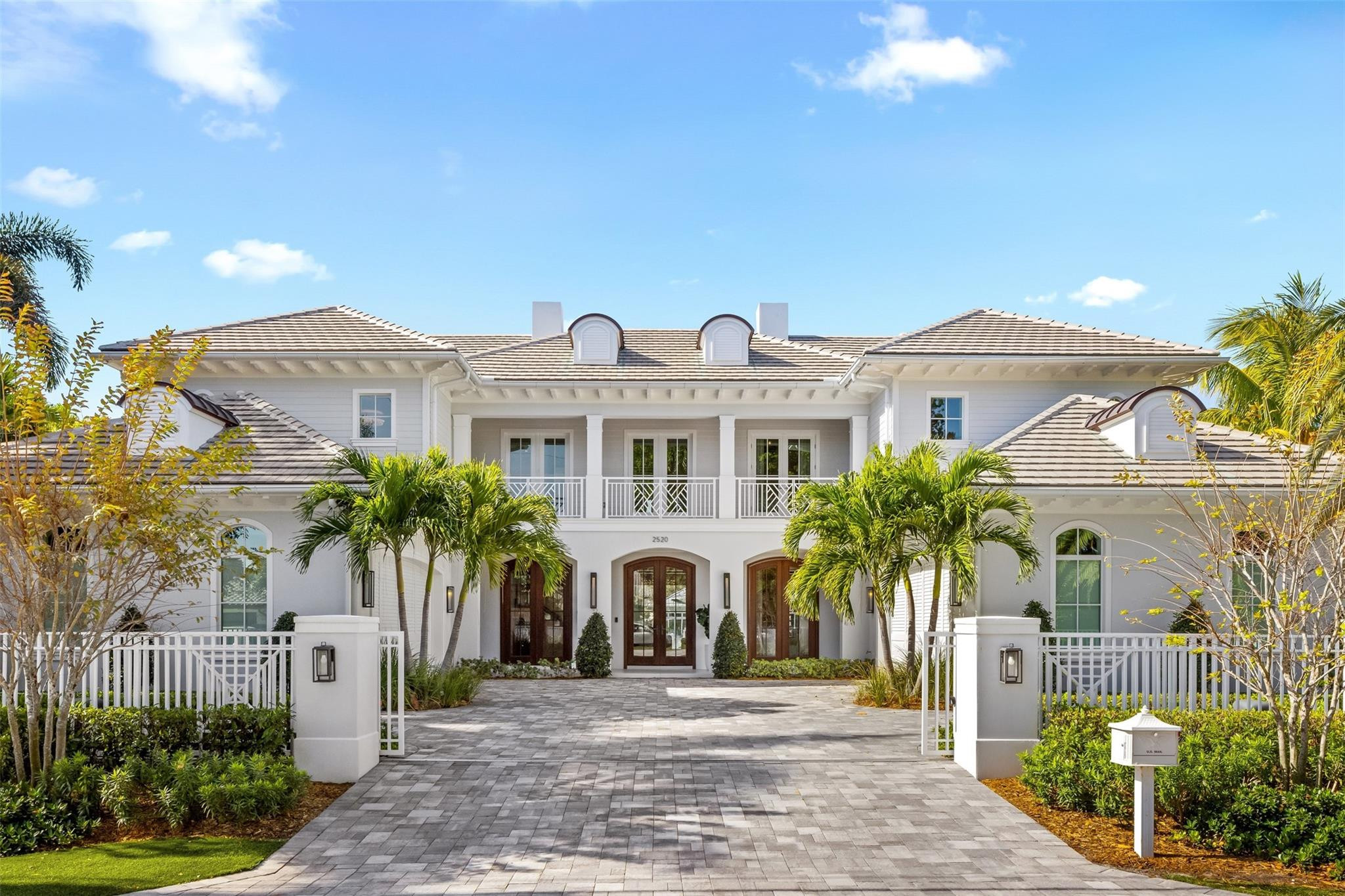 2520 Del Lago Dr Fort Lauderdale, FL 33316