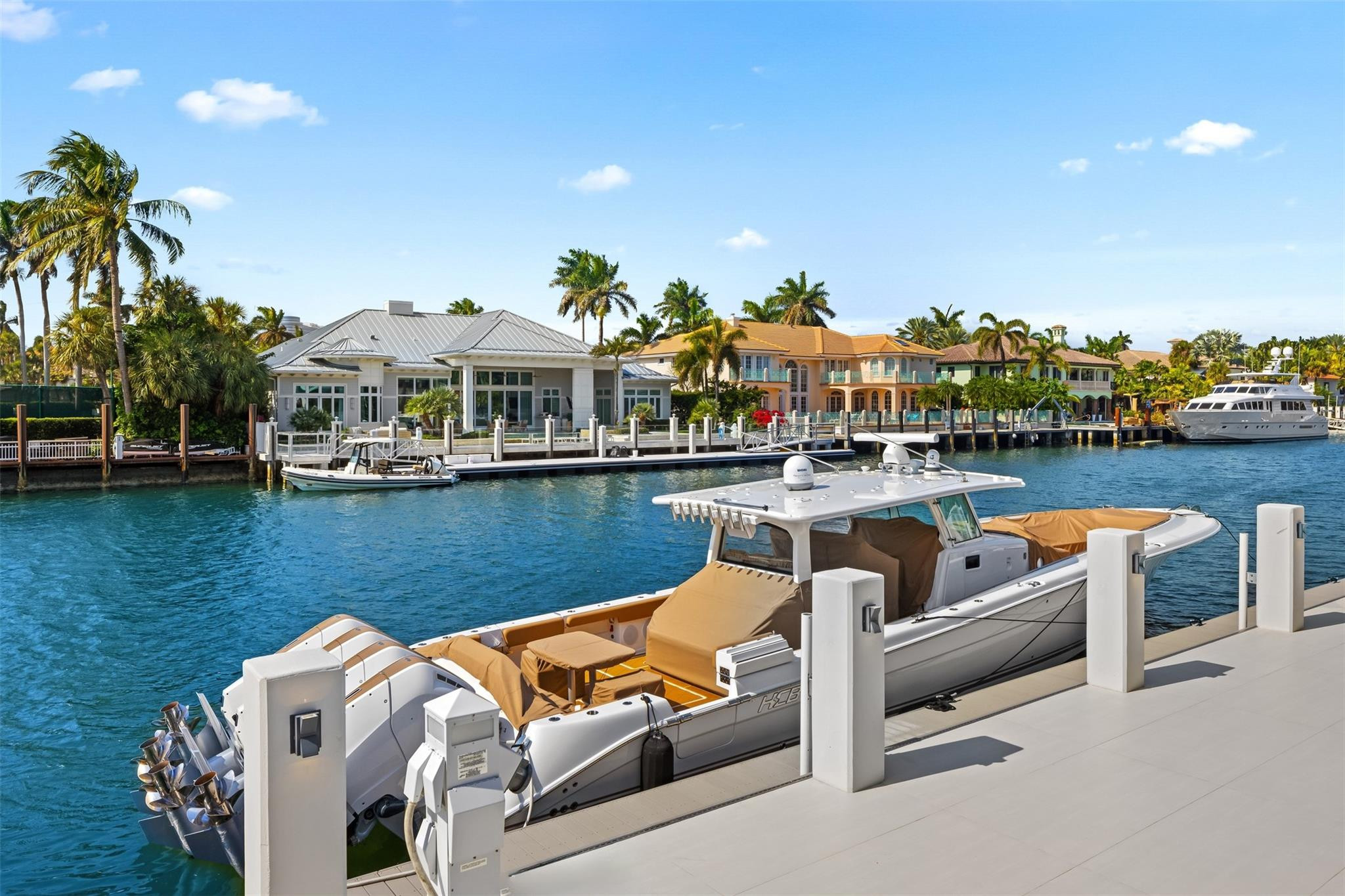 2520 Del Lago Dr Fort Lauderdale, FL 33316