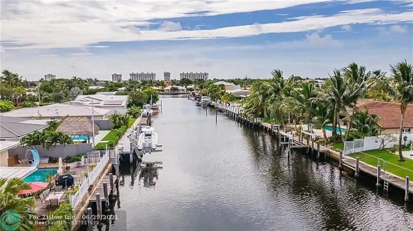 5720 NE 27th Ave Fort Lauderdale, FL 33308