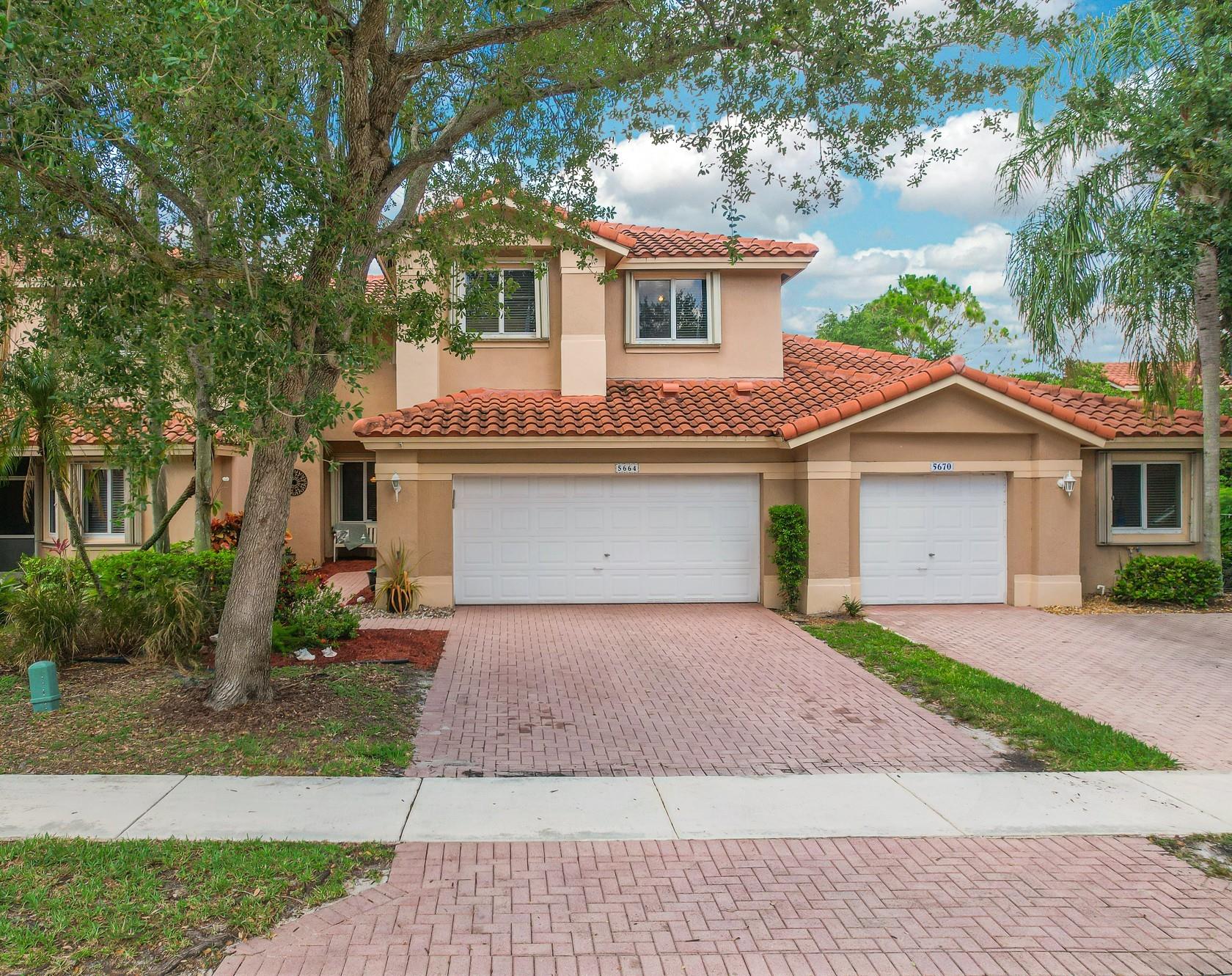 5664 NW 125th Ave
