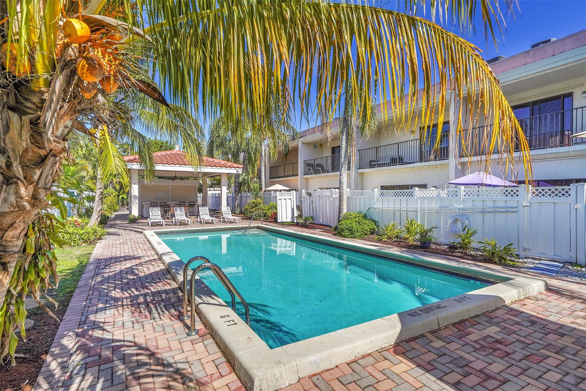 225 SE 11th Ave #225