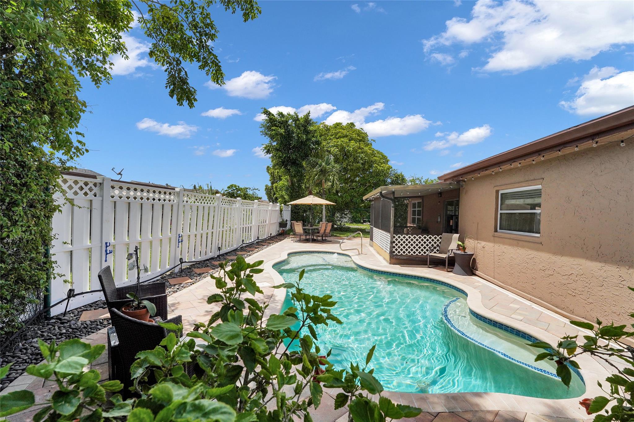 8107 NW 93rd Ter