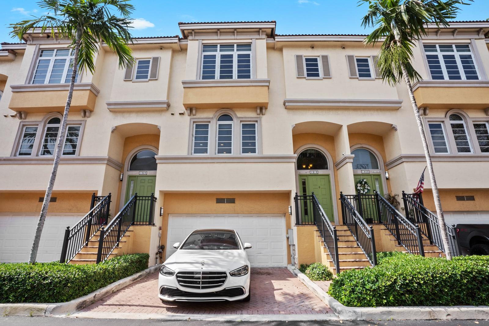 1812 Coral Ht Ln