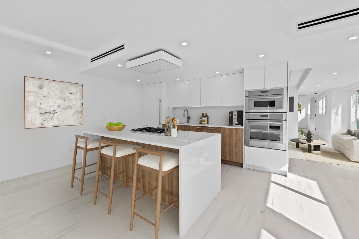 421 Hendricks Fort Lauderdale, FL 33301