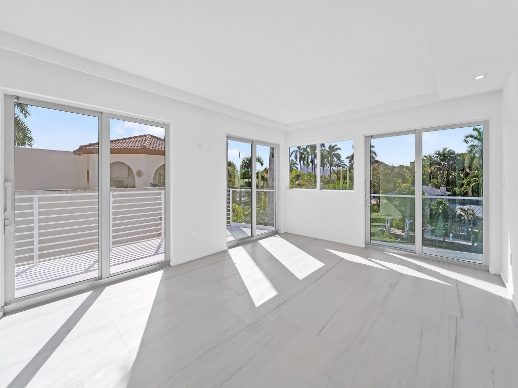 421 Hendricks Fort Lauderdale, FL 33301