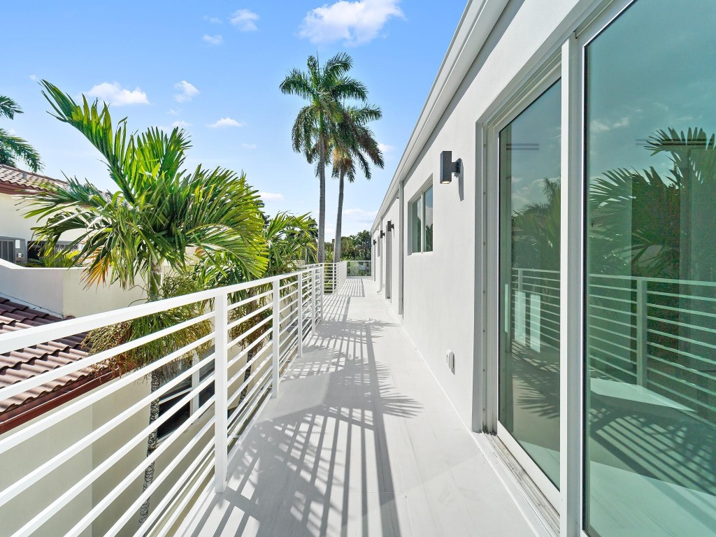 421 Hendricks Fort Lauderdale, FL 33301