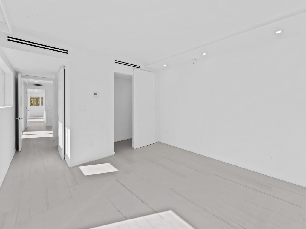 421 Hendricks Fort Lauderdale, FL 33301