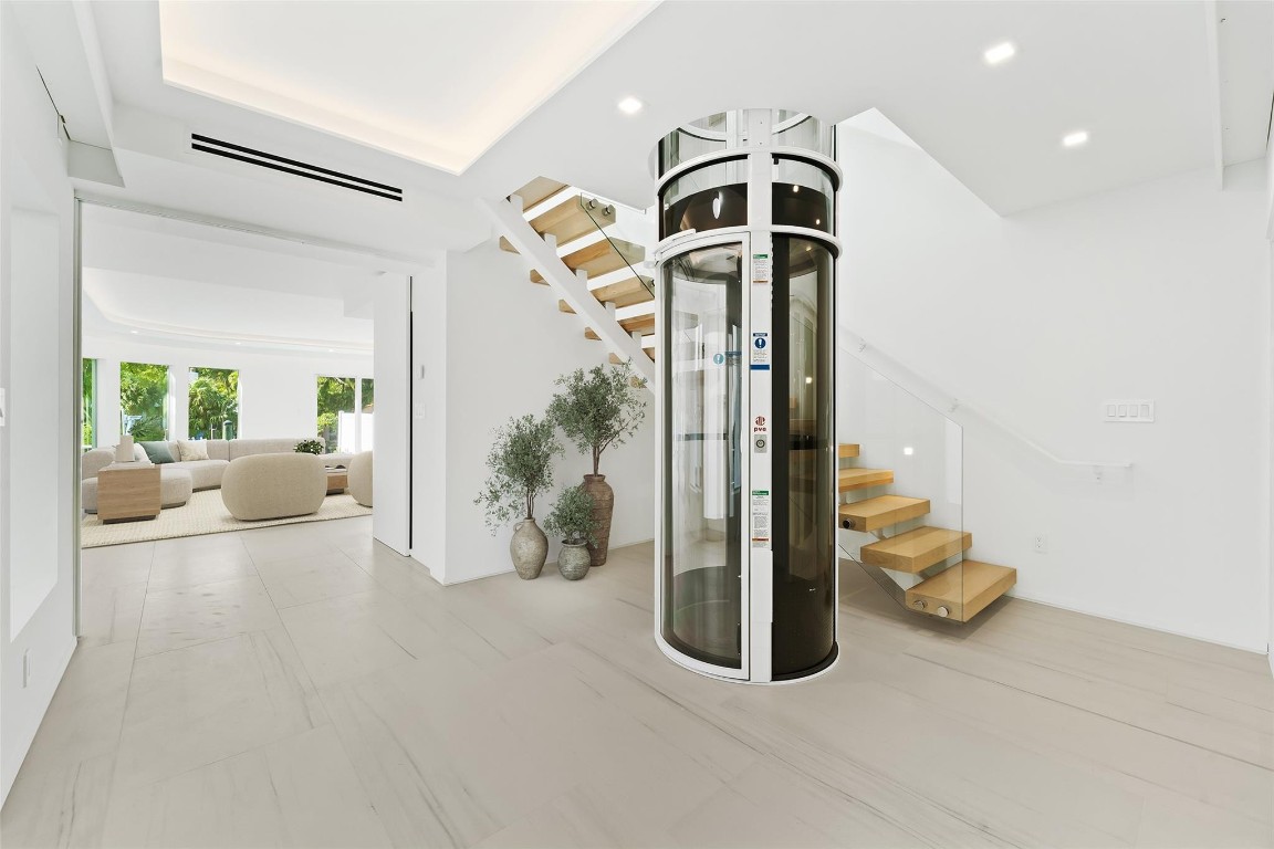 421 Hendricks Fort Lauderdale, FL 33301