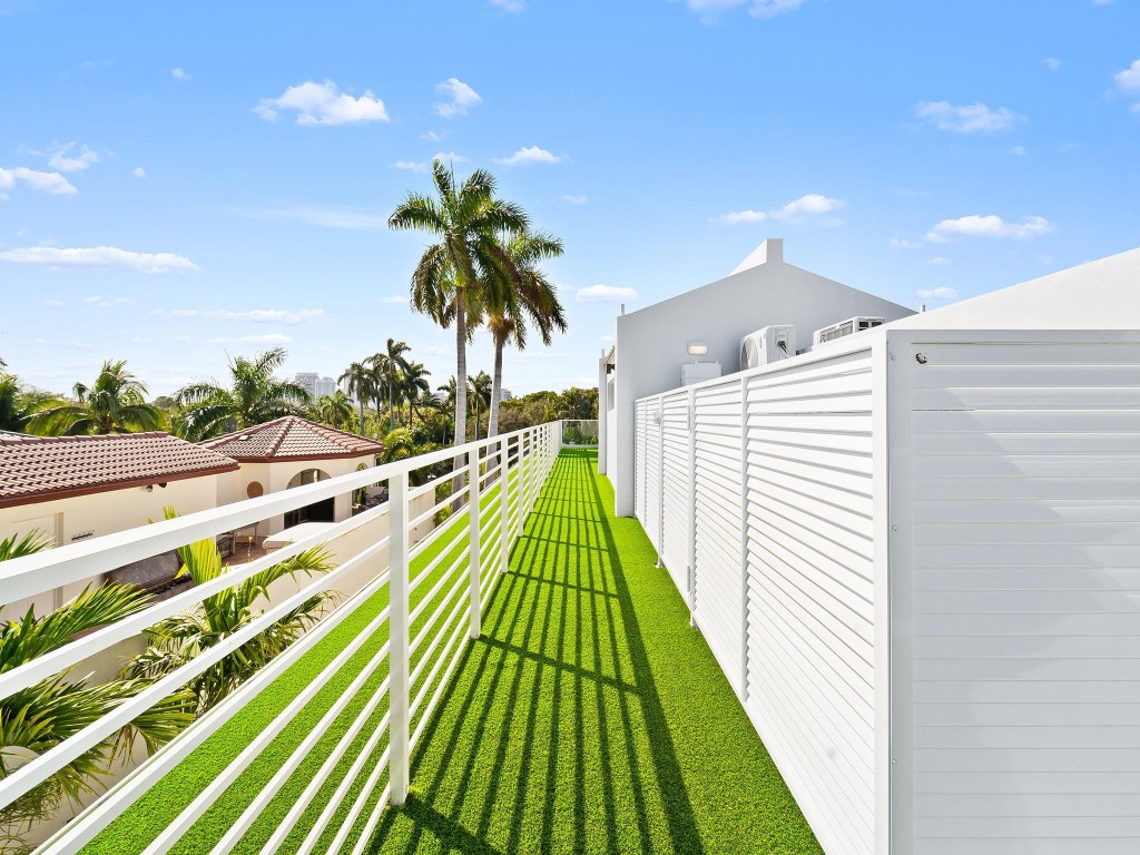 421 Hendricks Fort Lauderdale, FL 33301