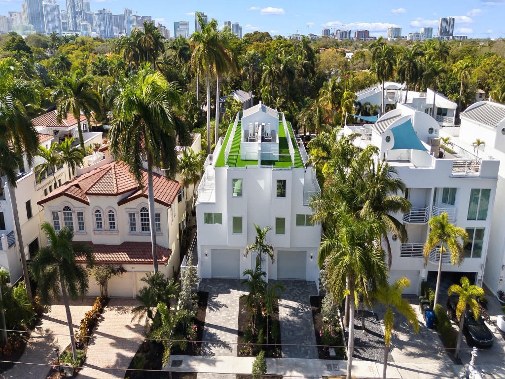 421 Hendricks Fort Lauderdale, FL 33301