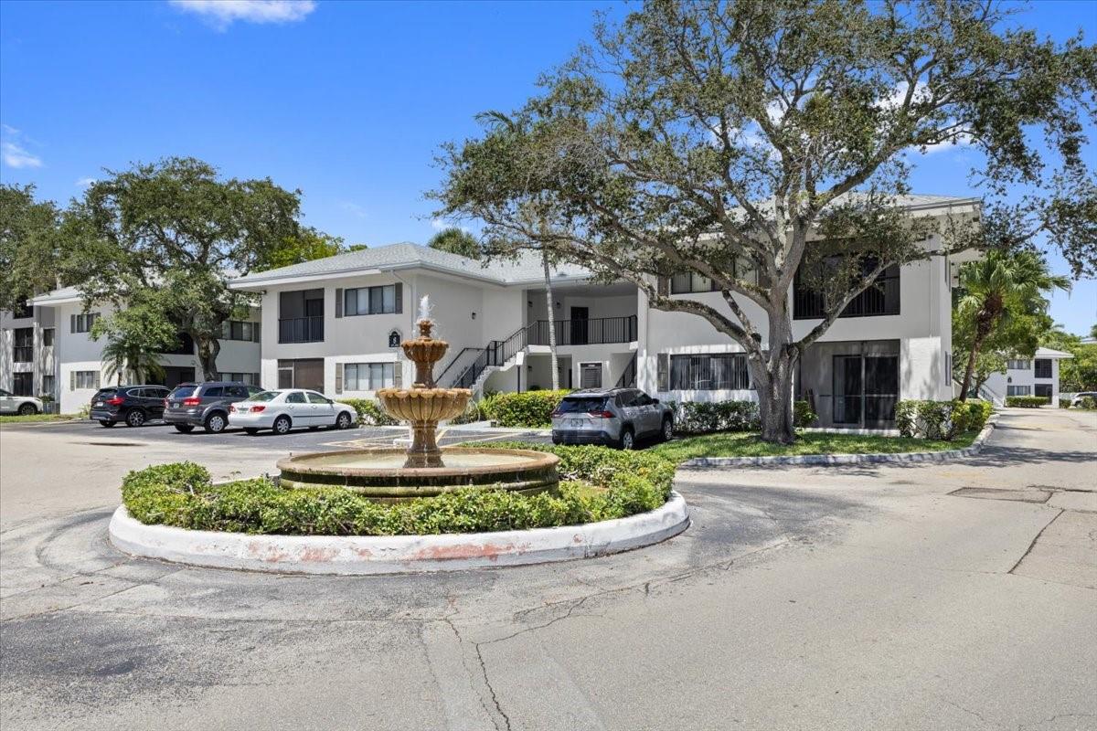 2445 SW 18th Ter #806