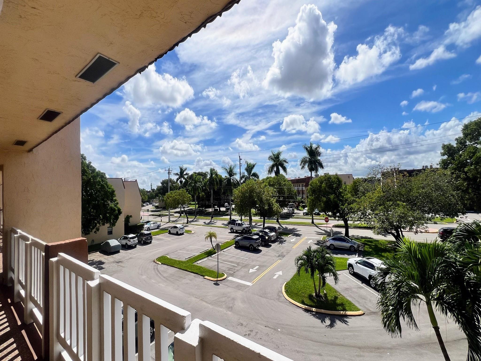 8901 Sunrise Lks Blvd #307