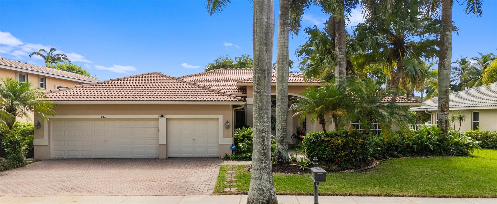 942 Windward Way