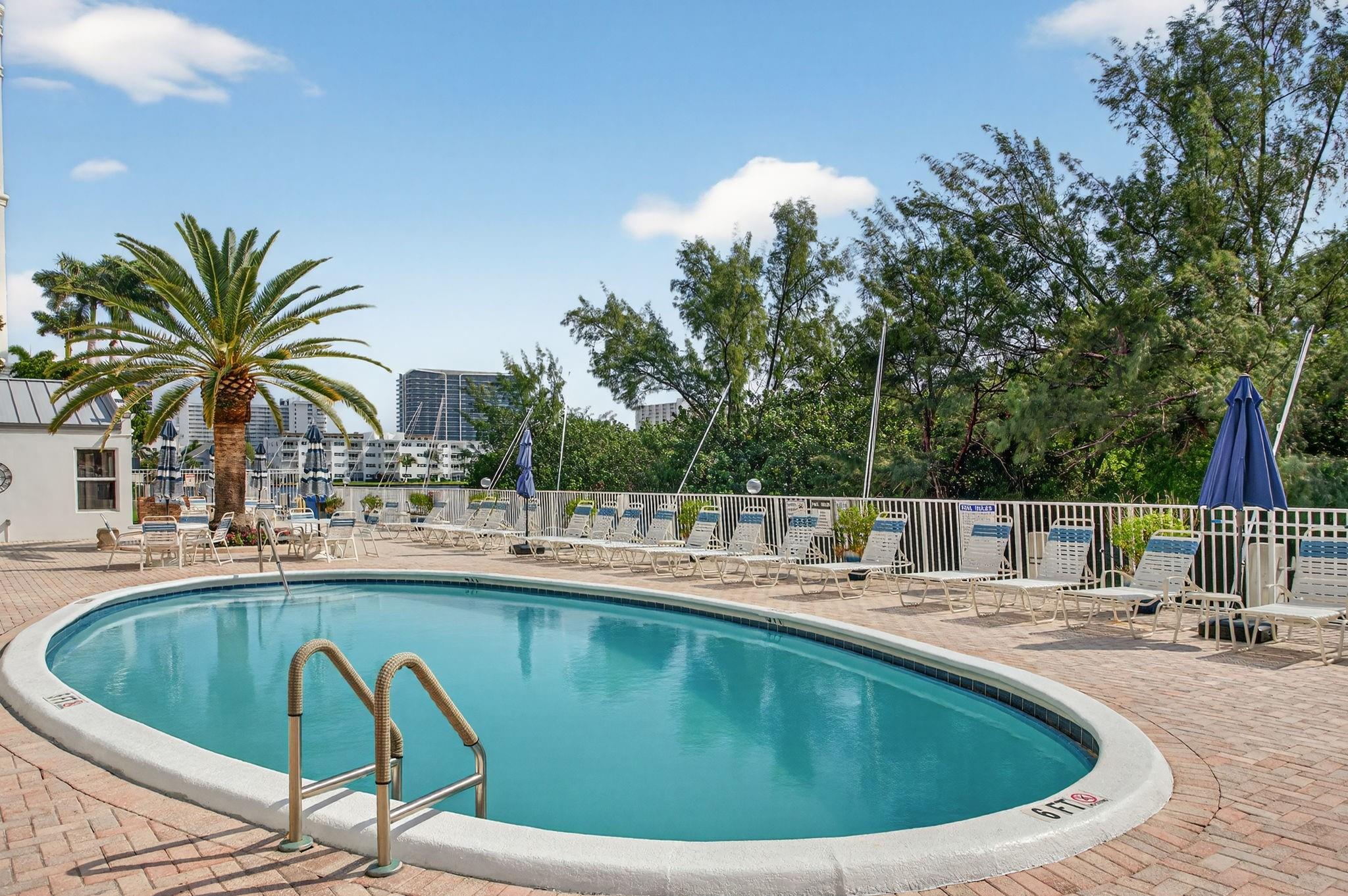 2850 NE 14th St Cswy #107