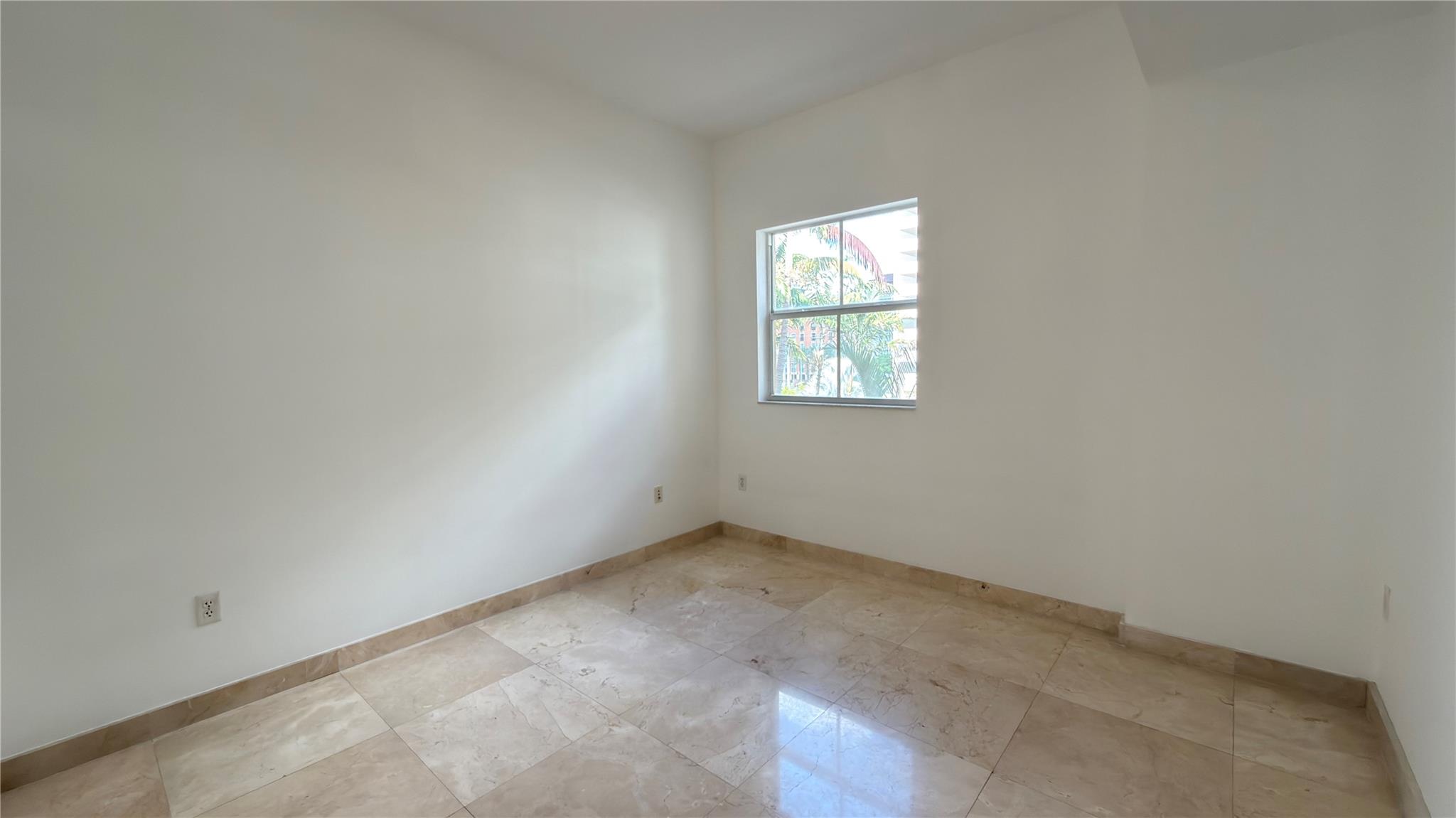 642 Valencia #305 Coral Gables, FL 33134