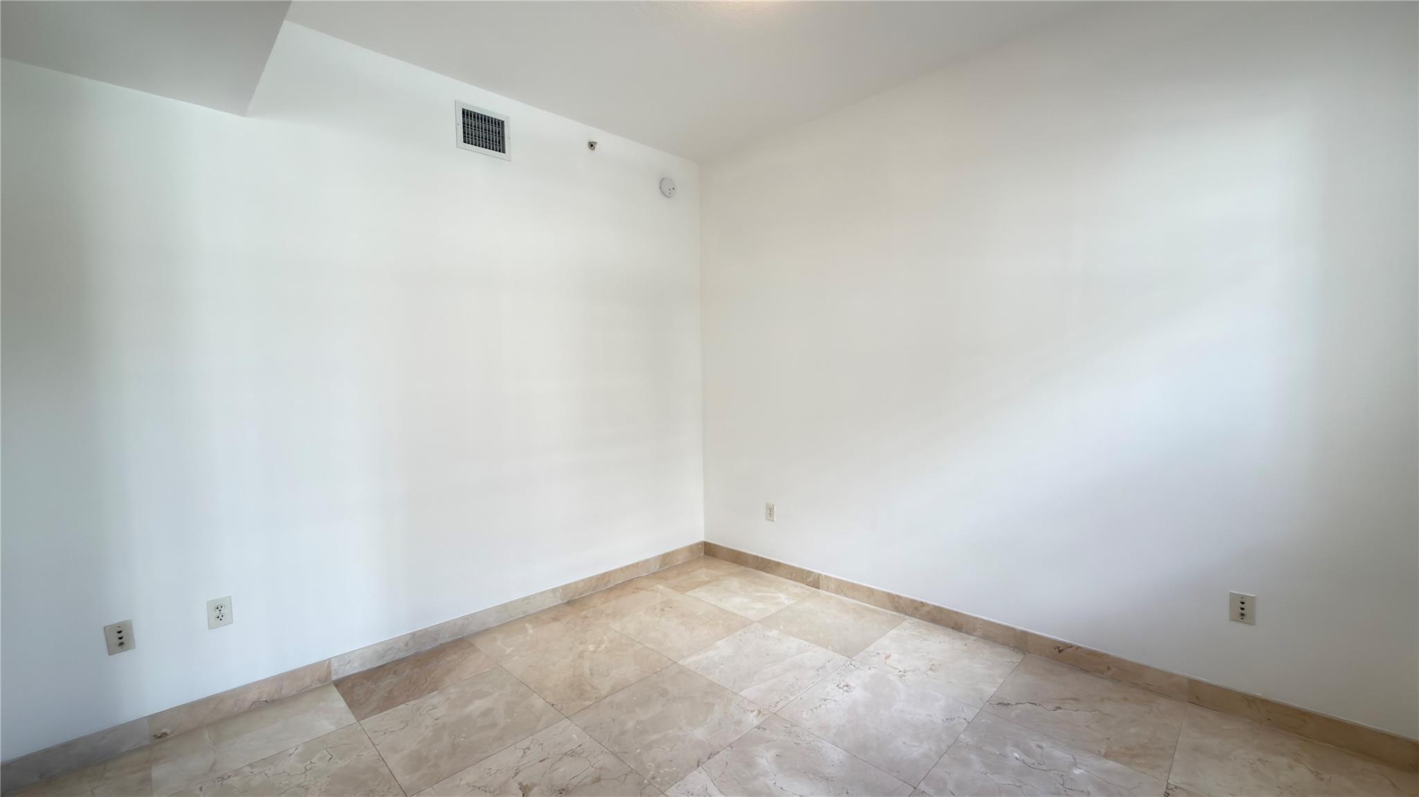 642 Valencia #305 Coral Gables, FL 33134