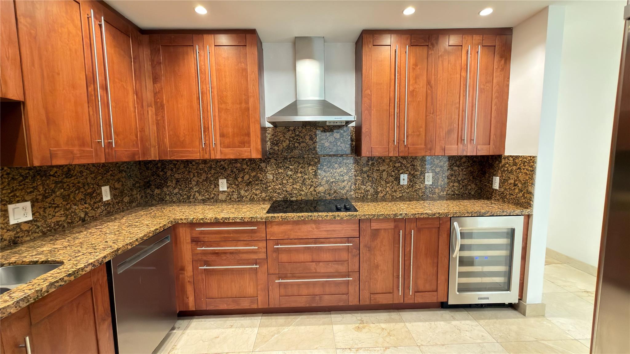 642 Valencia #305 Coral Gables, FL 33134