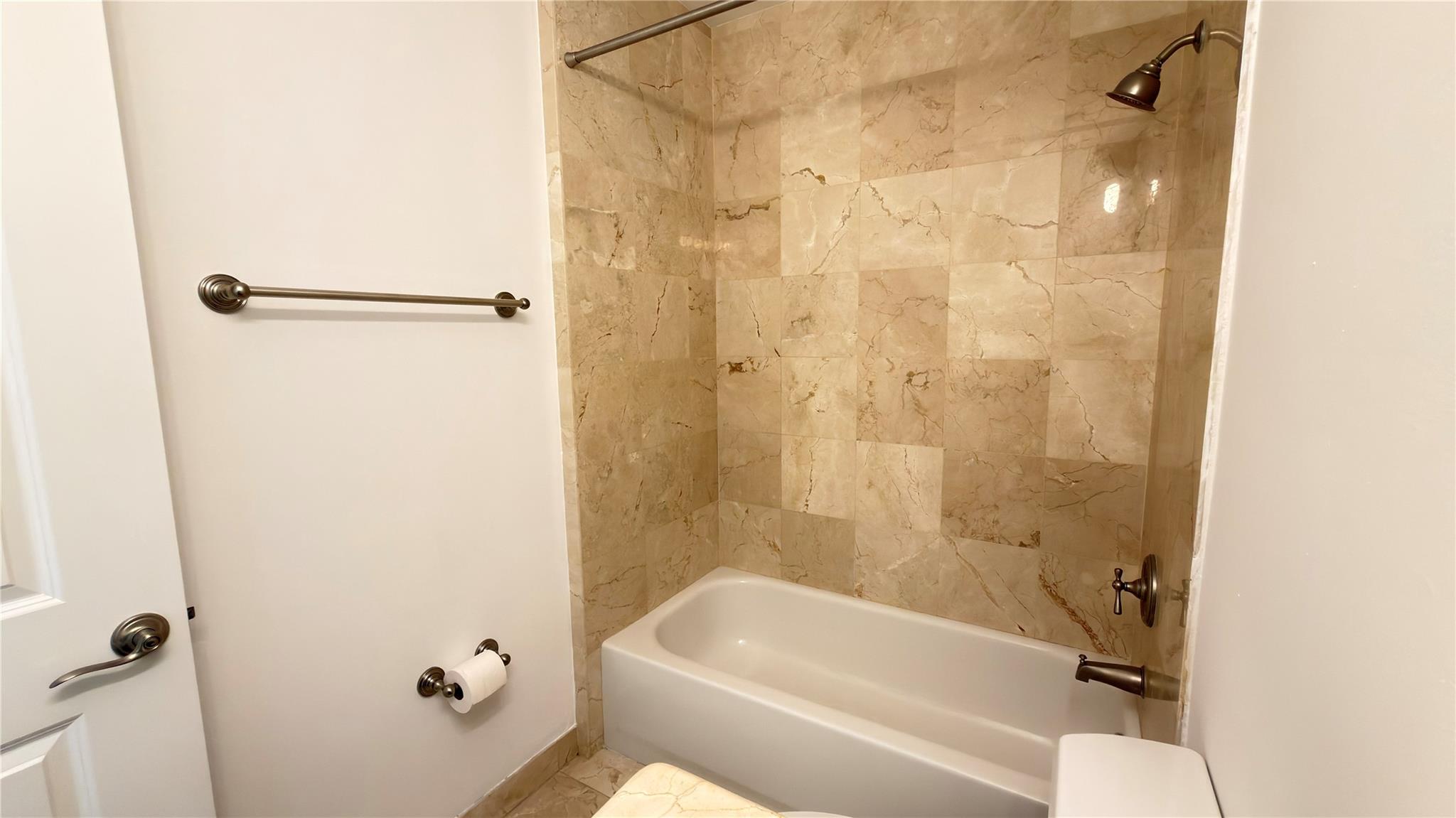 642 Valencia #305 Coral Gables, FL 33134