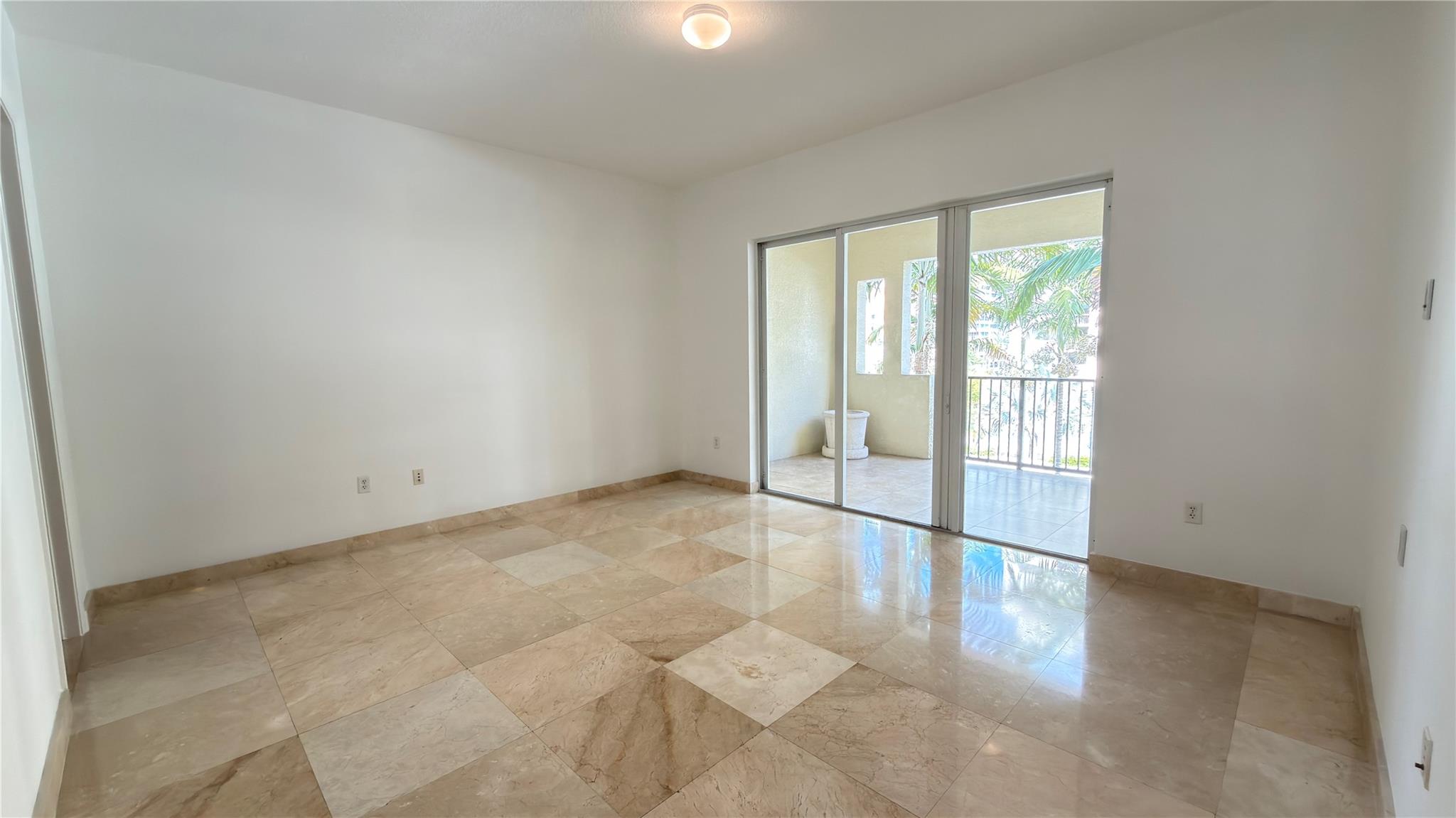 642 Valencia #305 Coral Gables, FL 33134