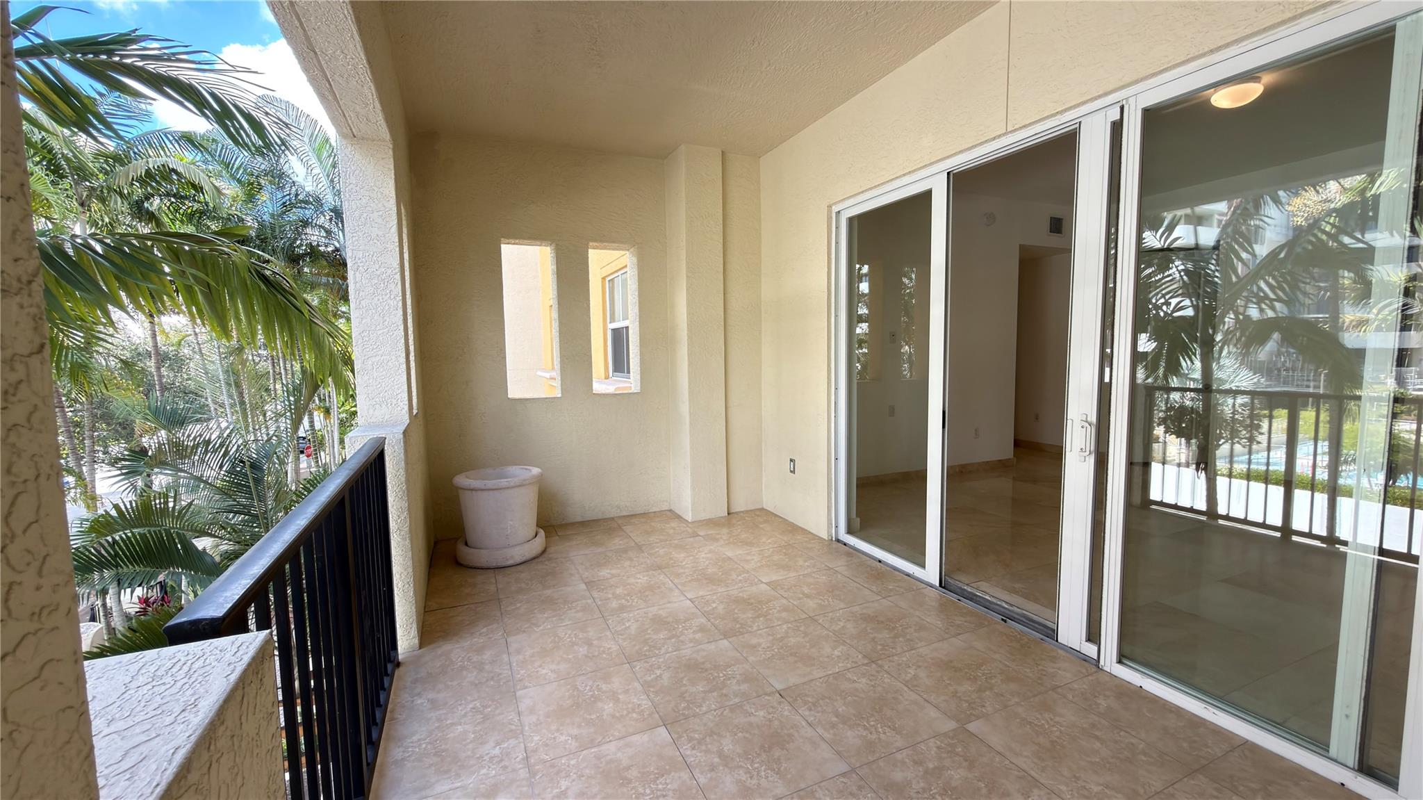 642 Valencia #305 Coral Gables, FL 33134