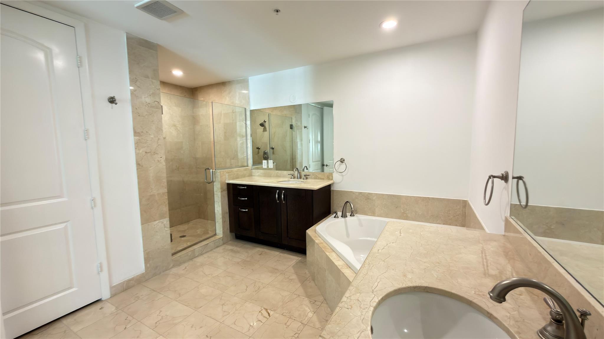 642 Valencia #305 Coral Gables, FL 33134