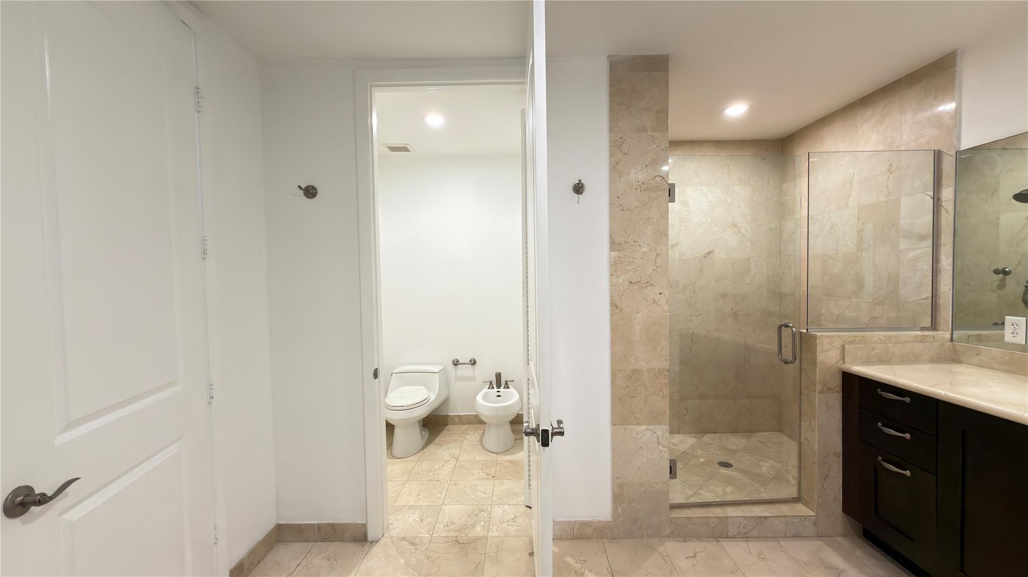 642 Valencia #305 Coral Gables, FL 33134