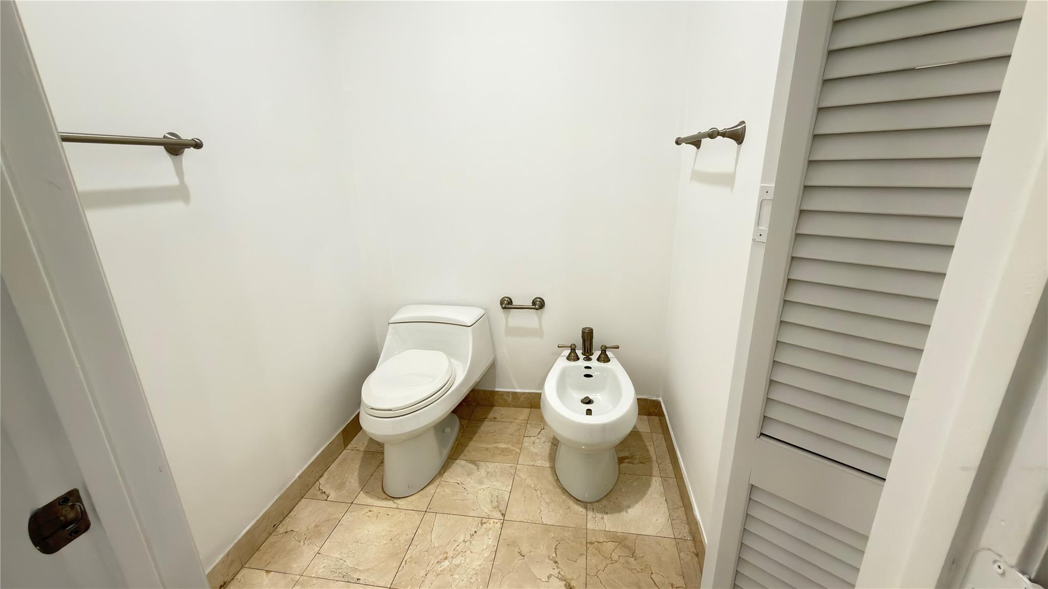 642 Valencia #305 Coral Gables, FL 33134