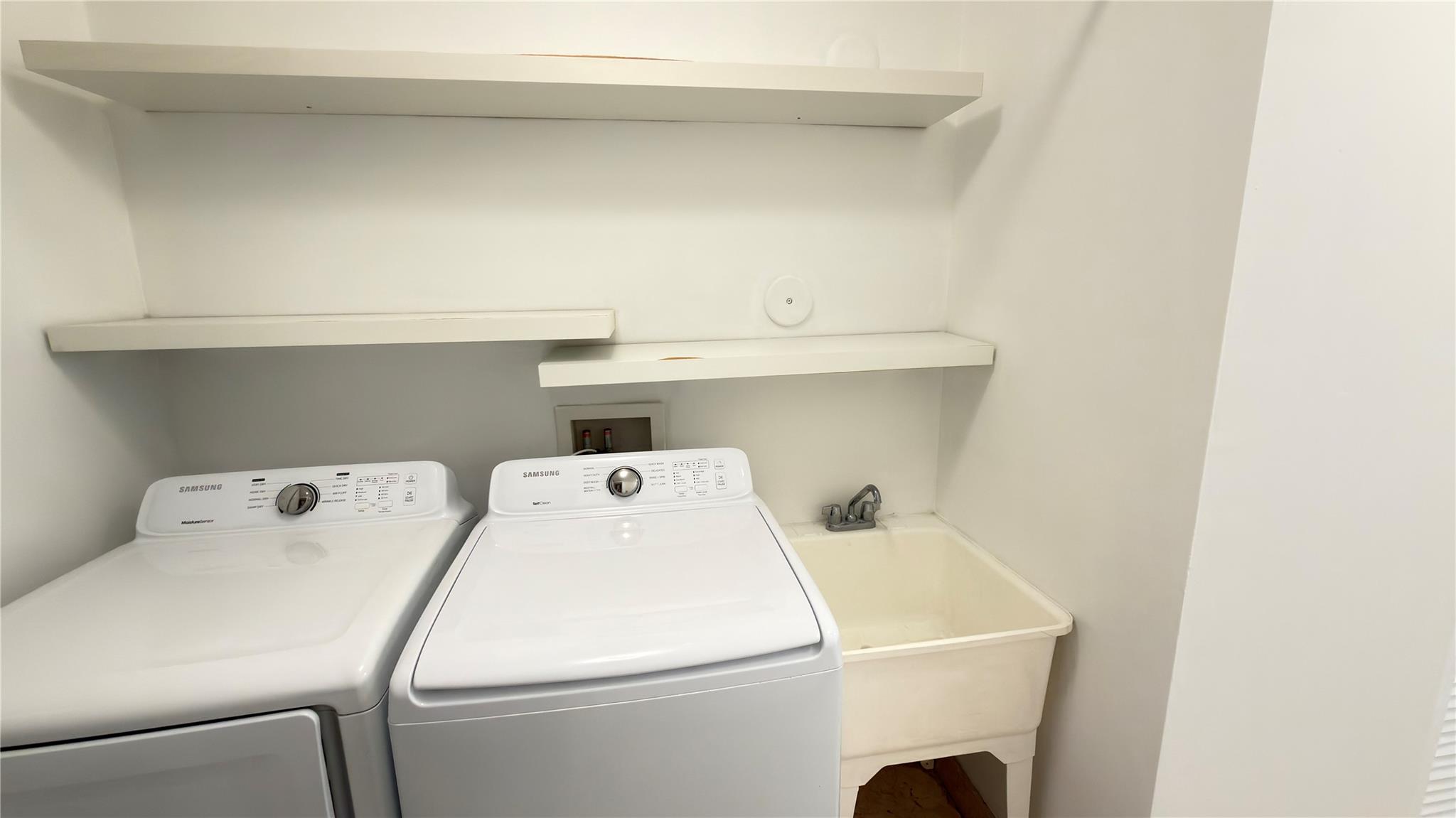 642 Valencia #305 Coral Gables, FL 33134