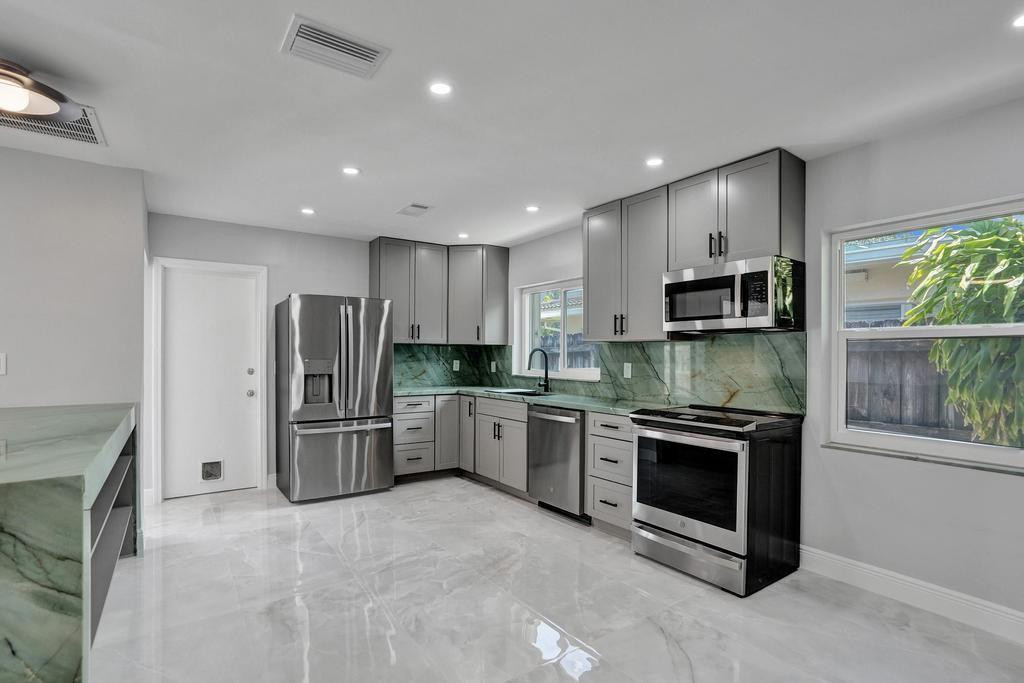 1424 Adams St Hollywood, FL 33020