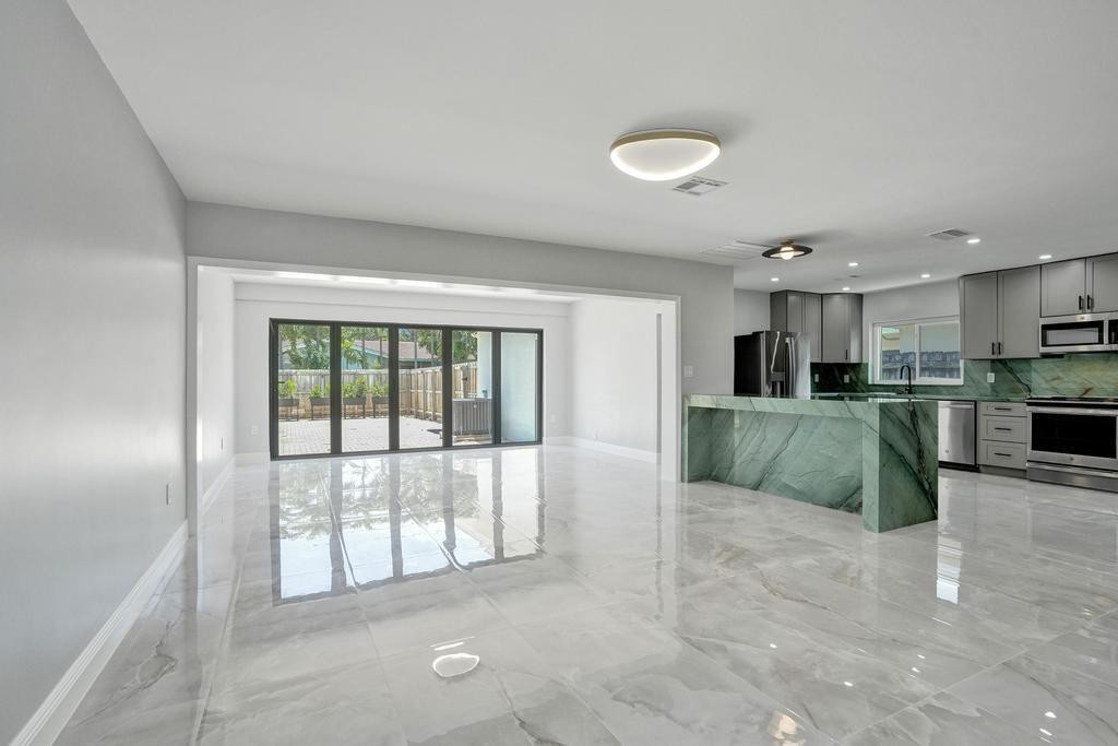 1424 Adams St Hollywood, FL 33020