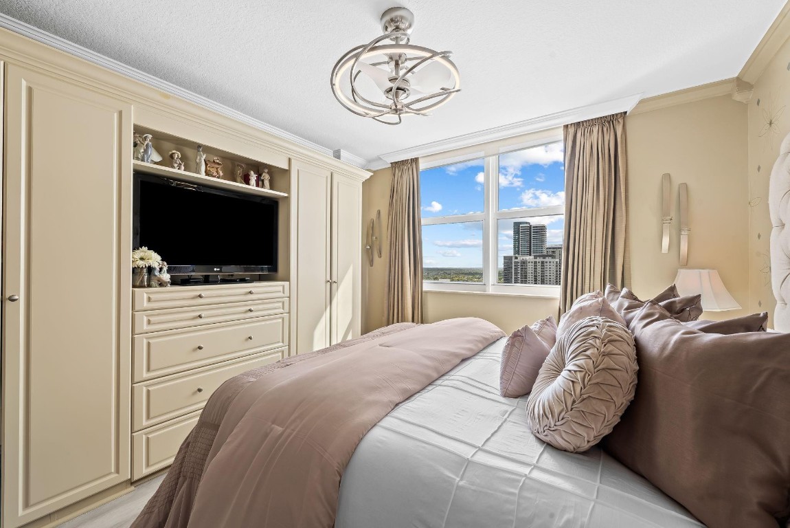 347 N New Riv Dr E #2105 Fort Lauderdale, FL 33301