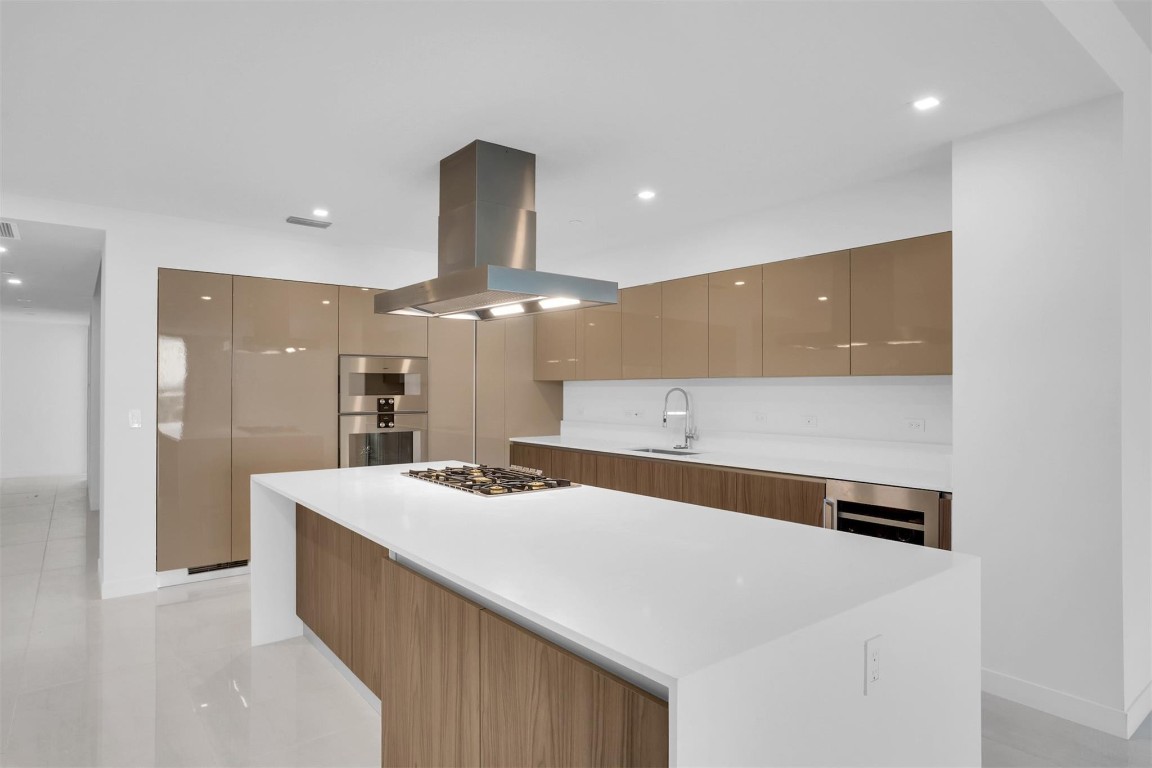 435 Bayshore #803 Fort Lauderdale, FL 33304