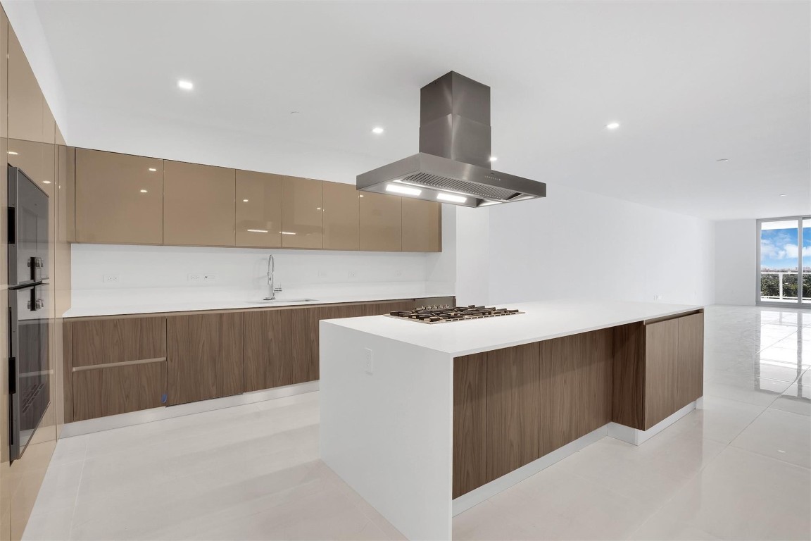 435 Bayshore #803 Fort Lauderdale, FL 33304