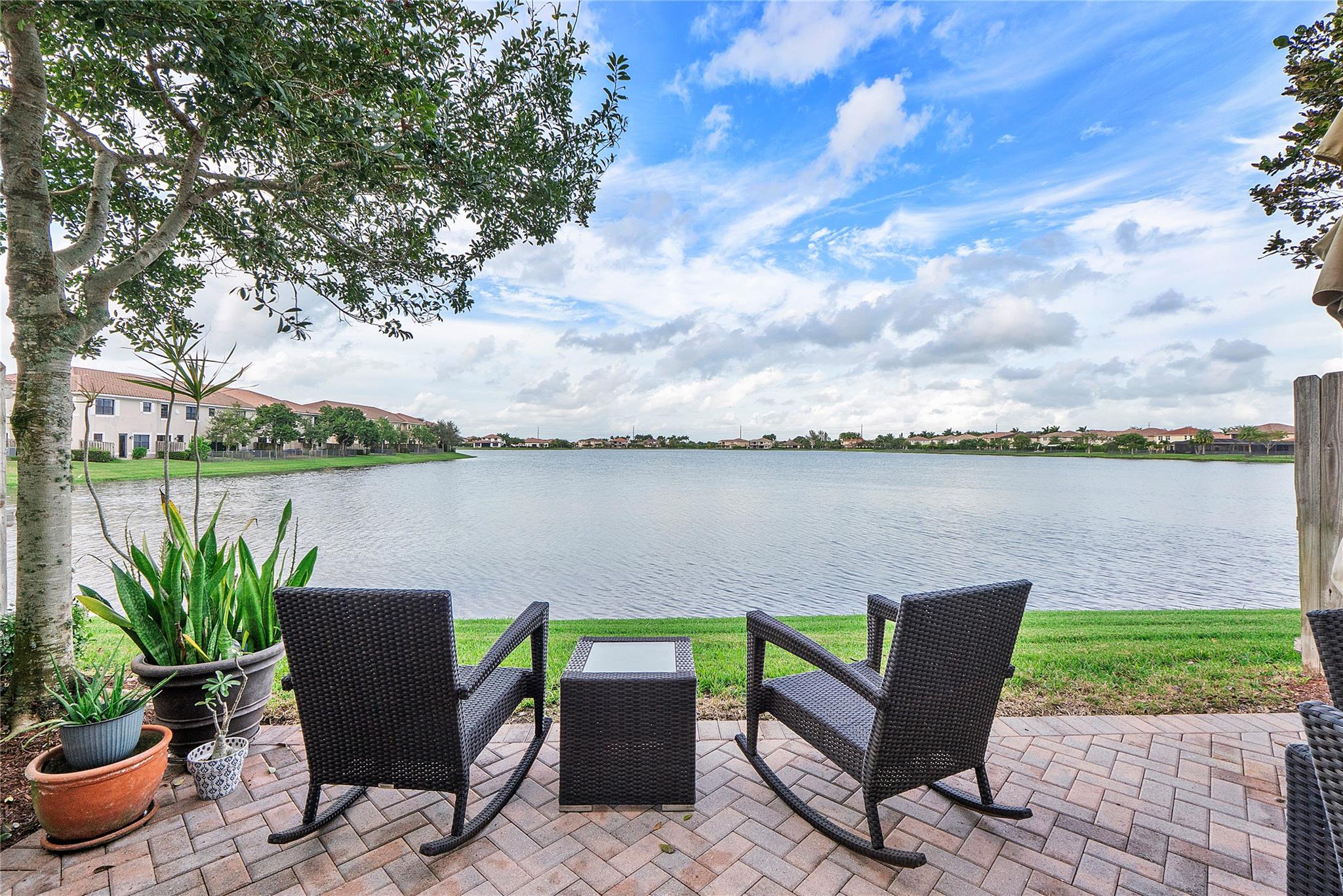 9585 Town Parc Cir N