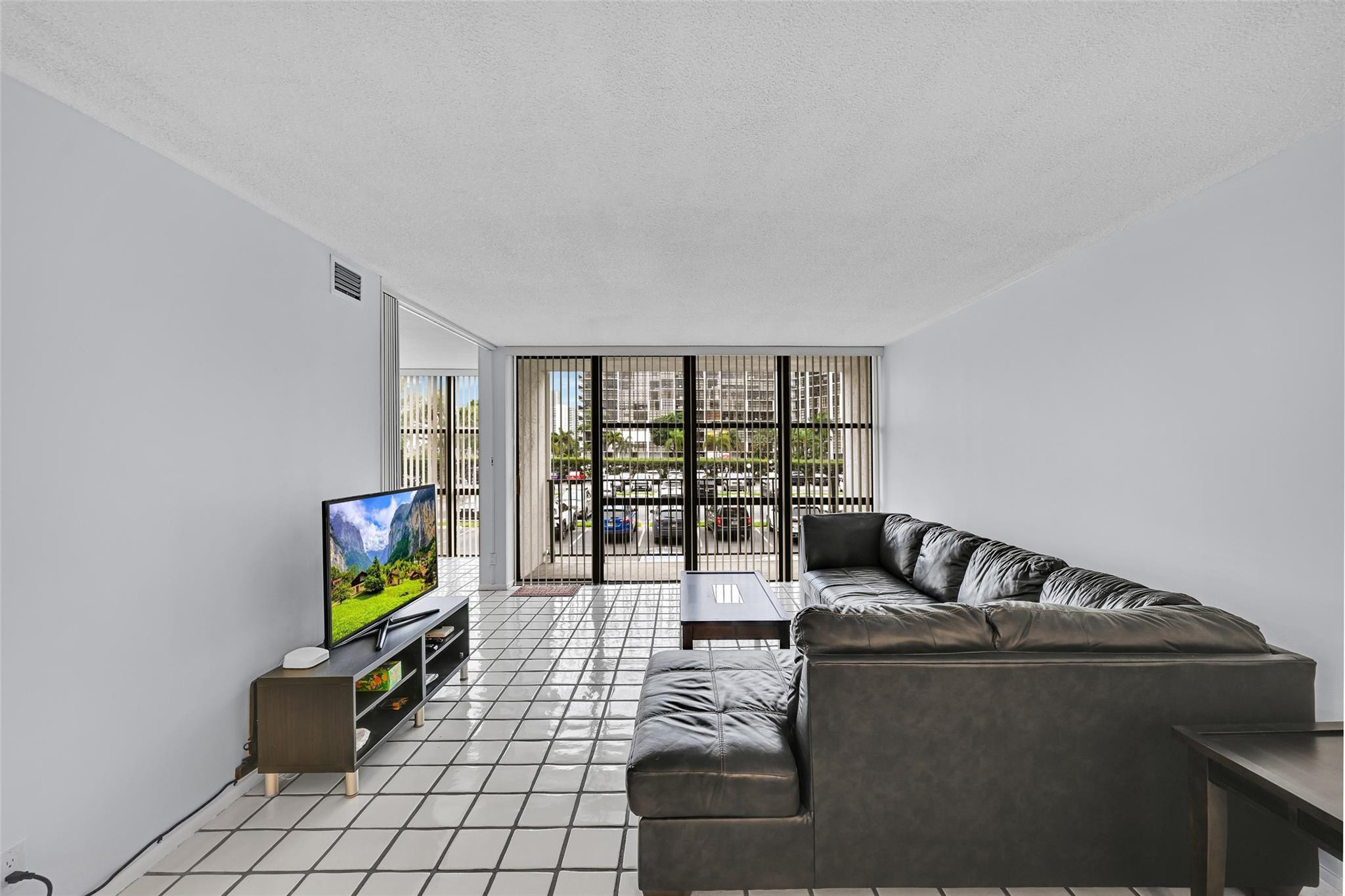 800 Parkview #218 Hallandale Beach, FL 33009