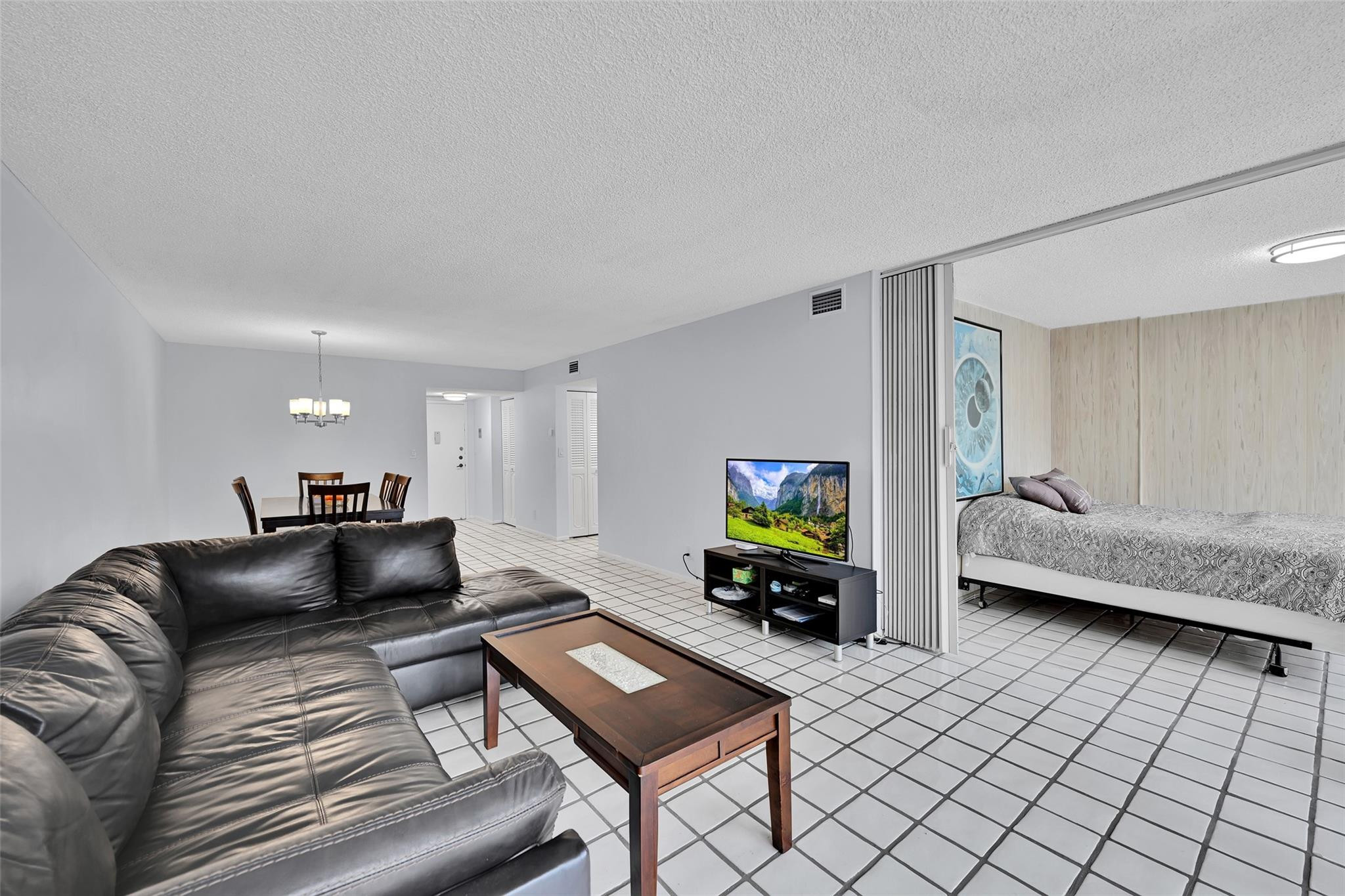 800 Parkview #218 Hallandale Beach, FL 33009