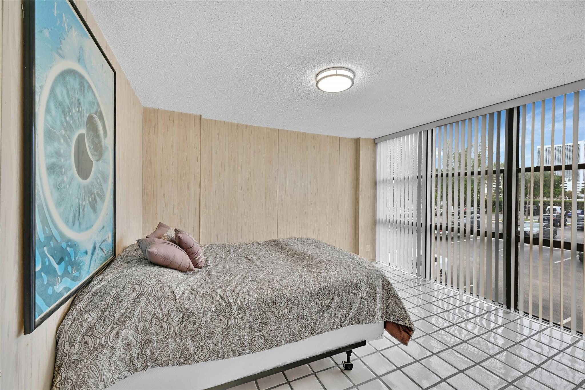 800 Parkview #218 Hallandale Beach, FL 33009