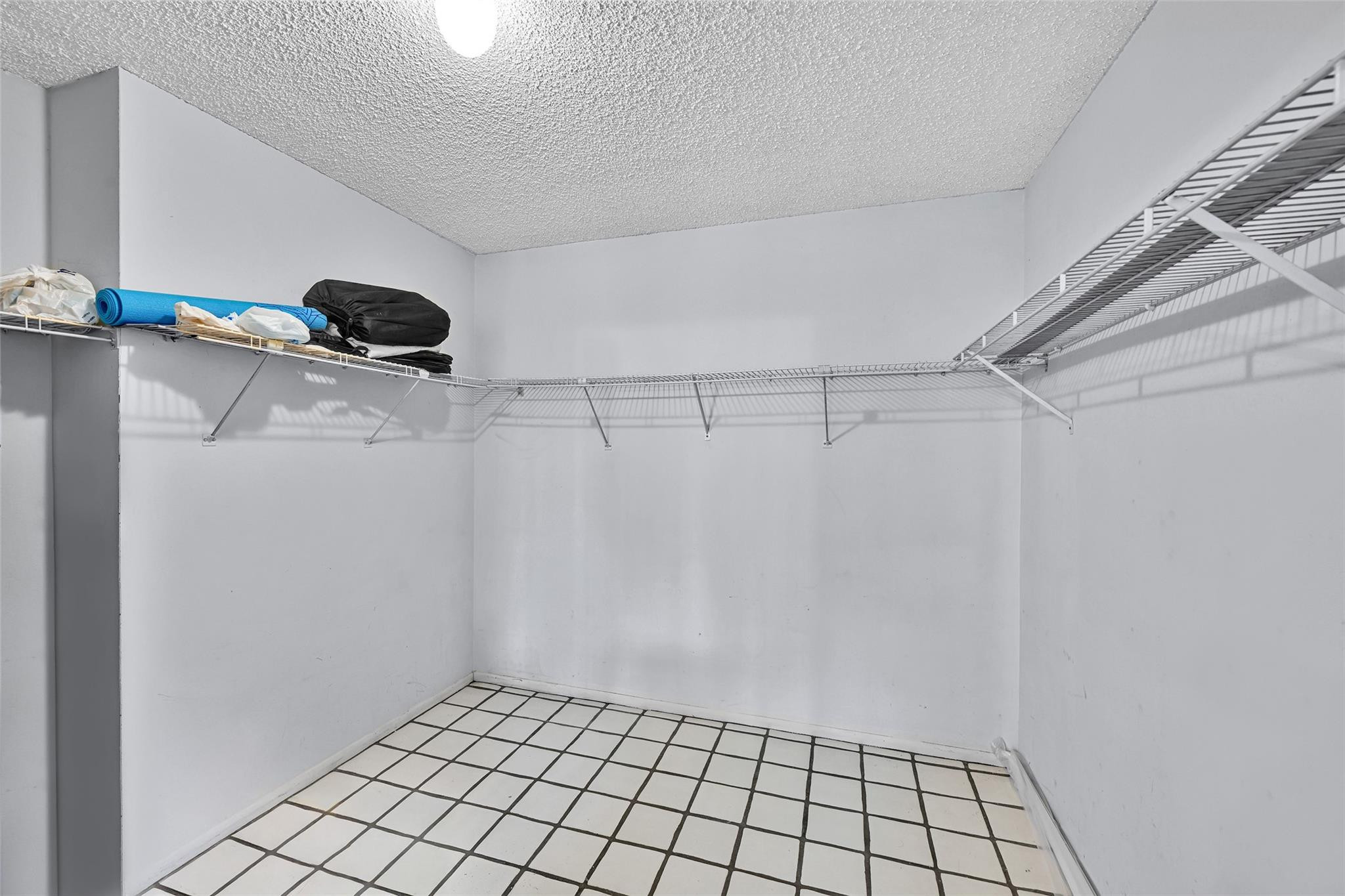 800 Parkview #218 Hallandale Beach, FL 33009