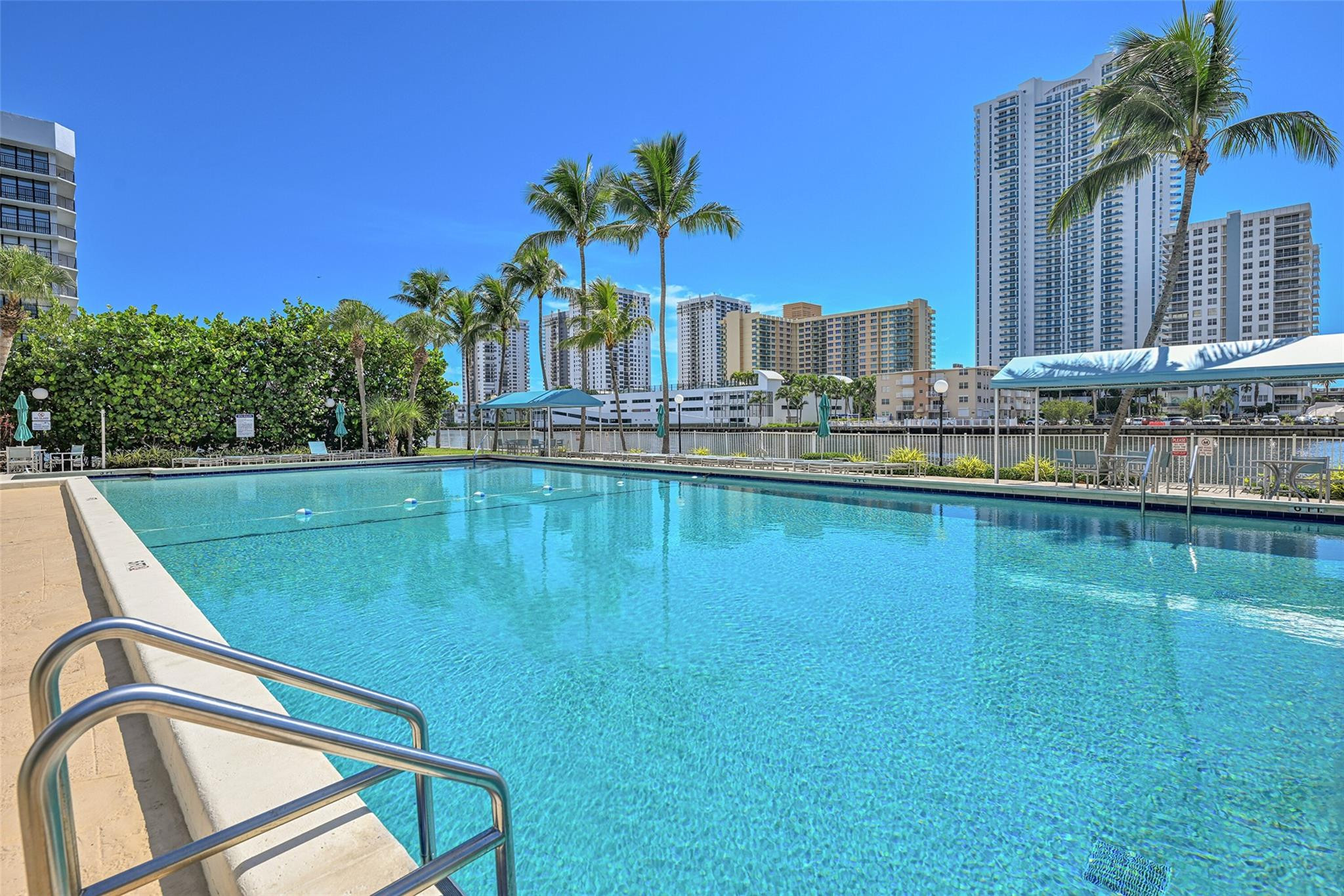 800 Parkview #218 Hallandale Beach, FL 33009