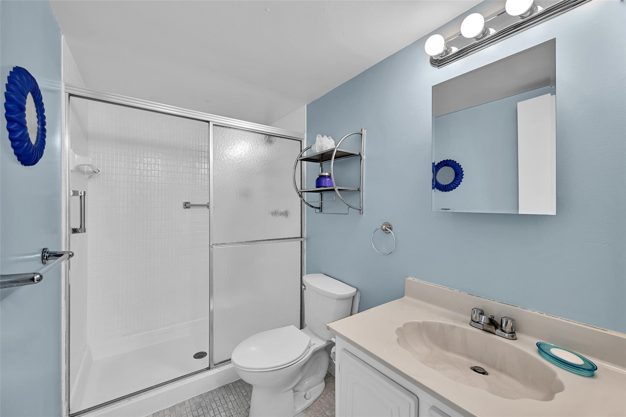 800 Parkview #218 Hallandale Beach, FL 33009