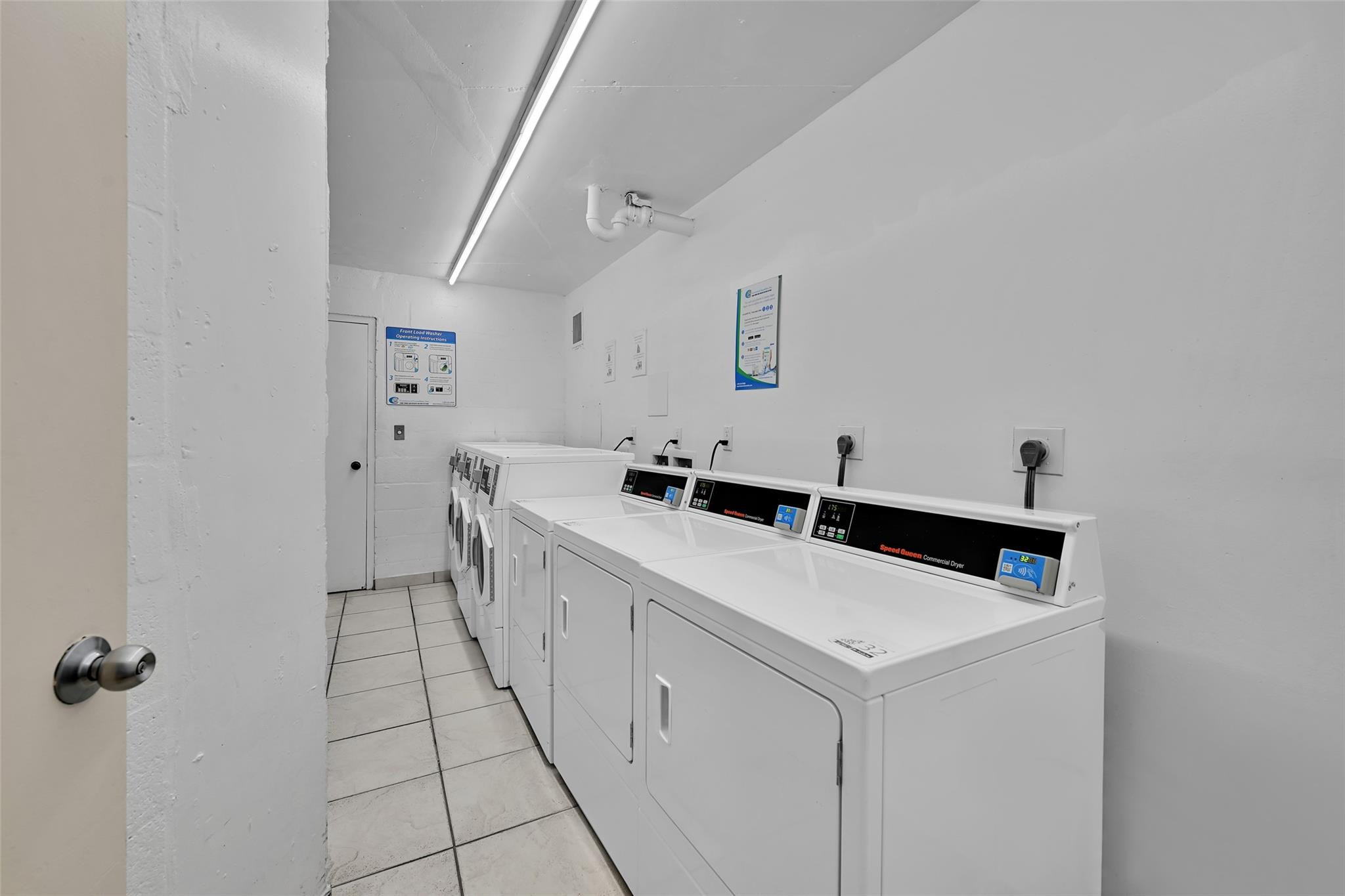 800 Parkview #218 Hallandale Beach, FL 33009