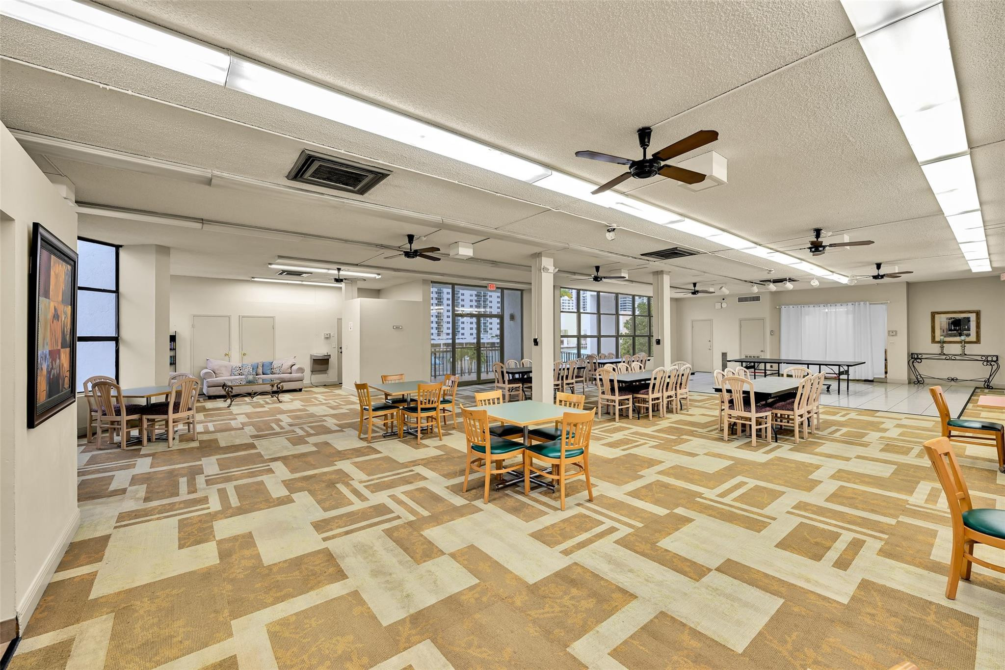 800 Parkview #218 Hallandale Beach, FL 33009