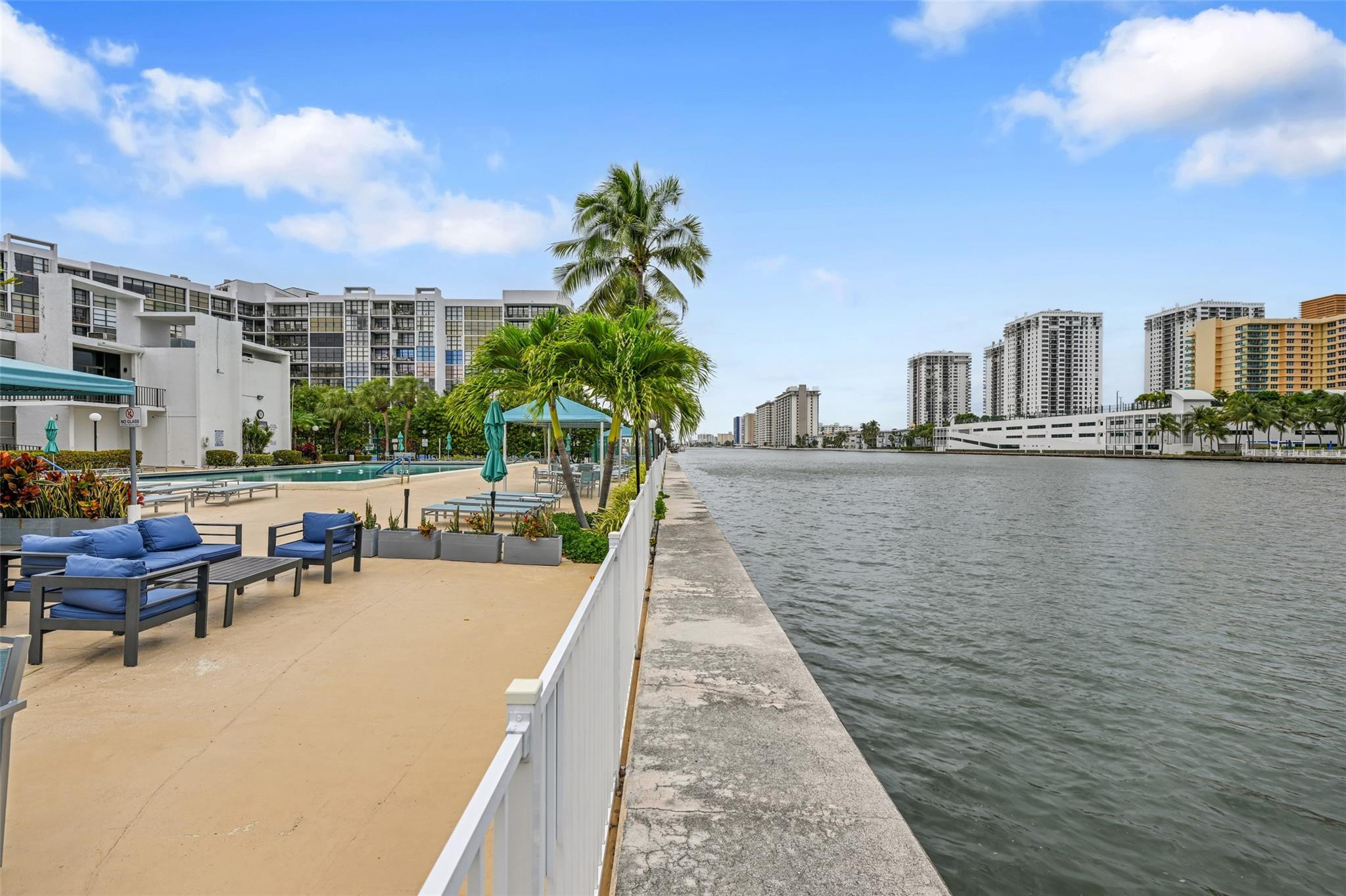 800 Parkview #218 Hallandale Beach, FL 33009