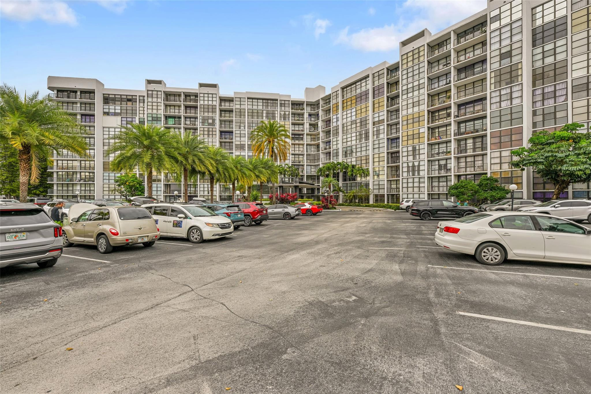 800 Parkview #218 Hallandale Beach, FL 33009