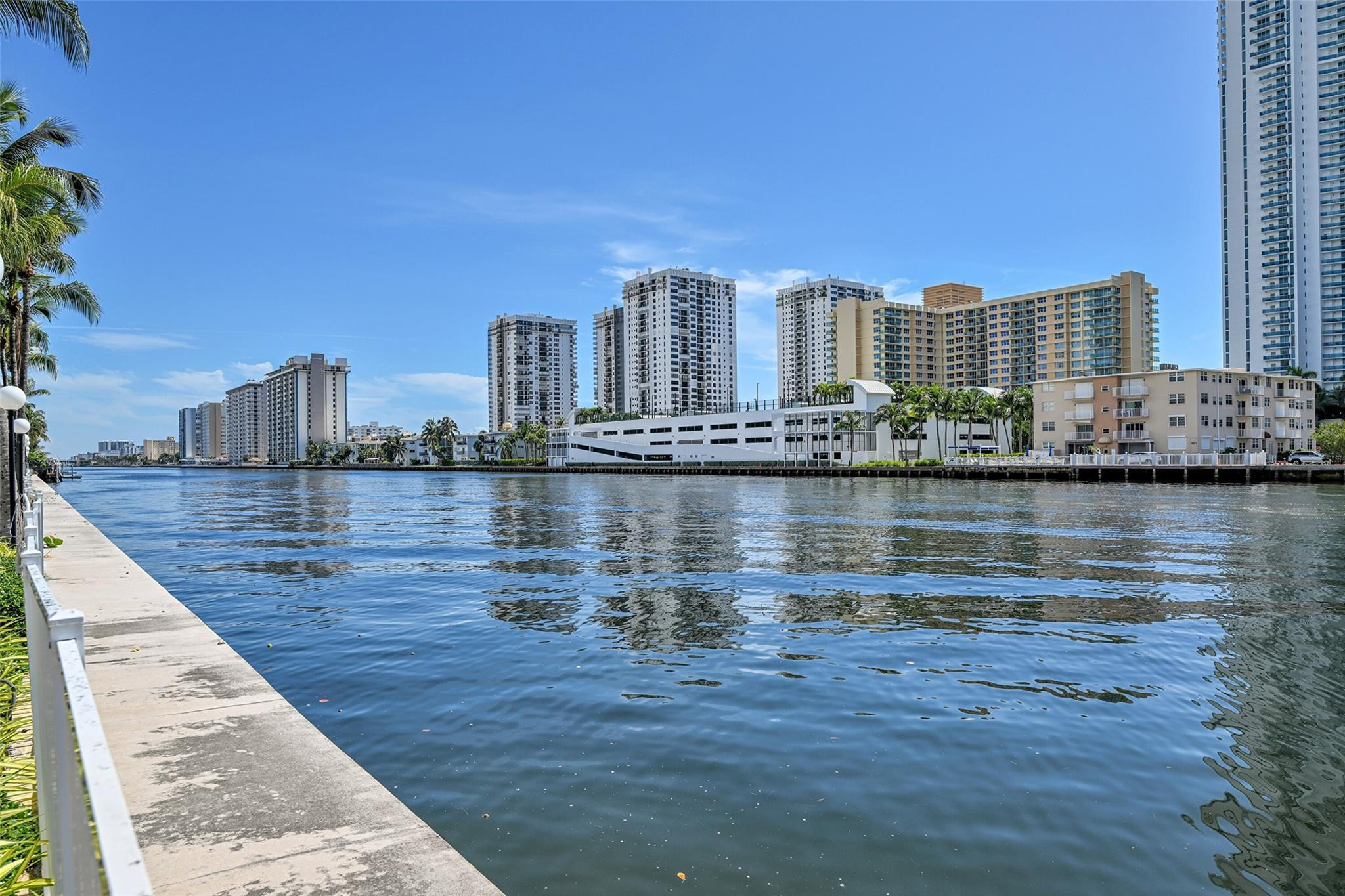 800 Parkview #218 Hallandale Beach, FL 33009